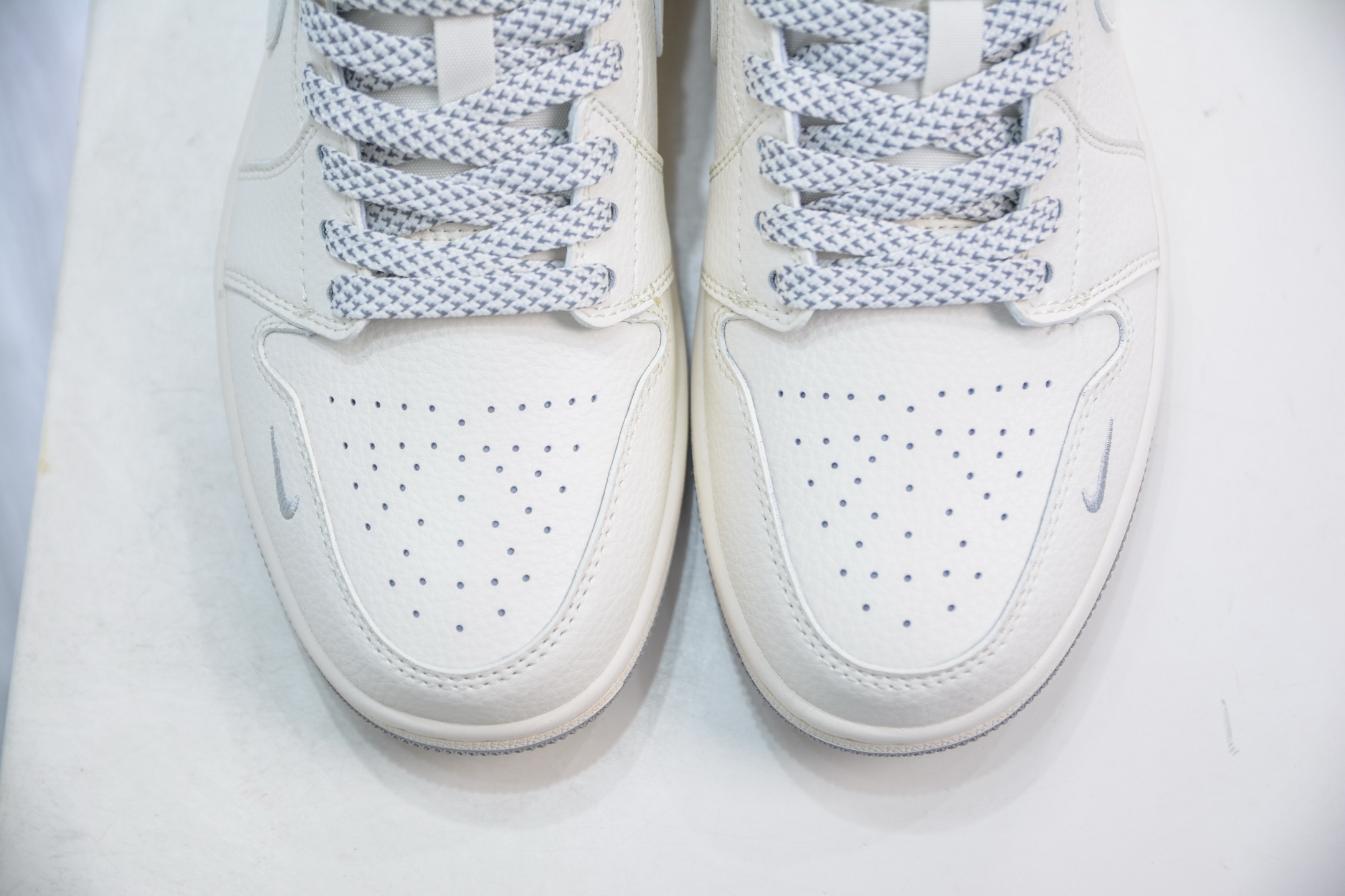 Air Jordan 1 Retro Low x NIKE 耐克联名-米白  XX3168-187