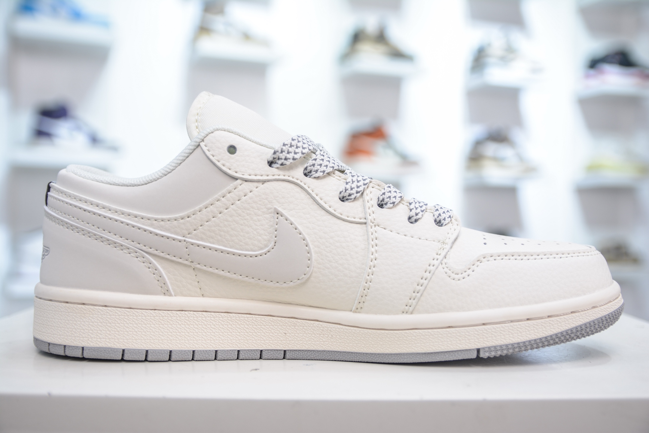 Air Jordan 1 Retro Low x NIKE 耐克联名-米白  XX3168-187