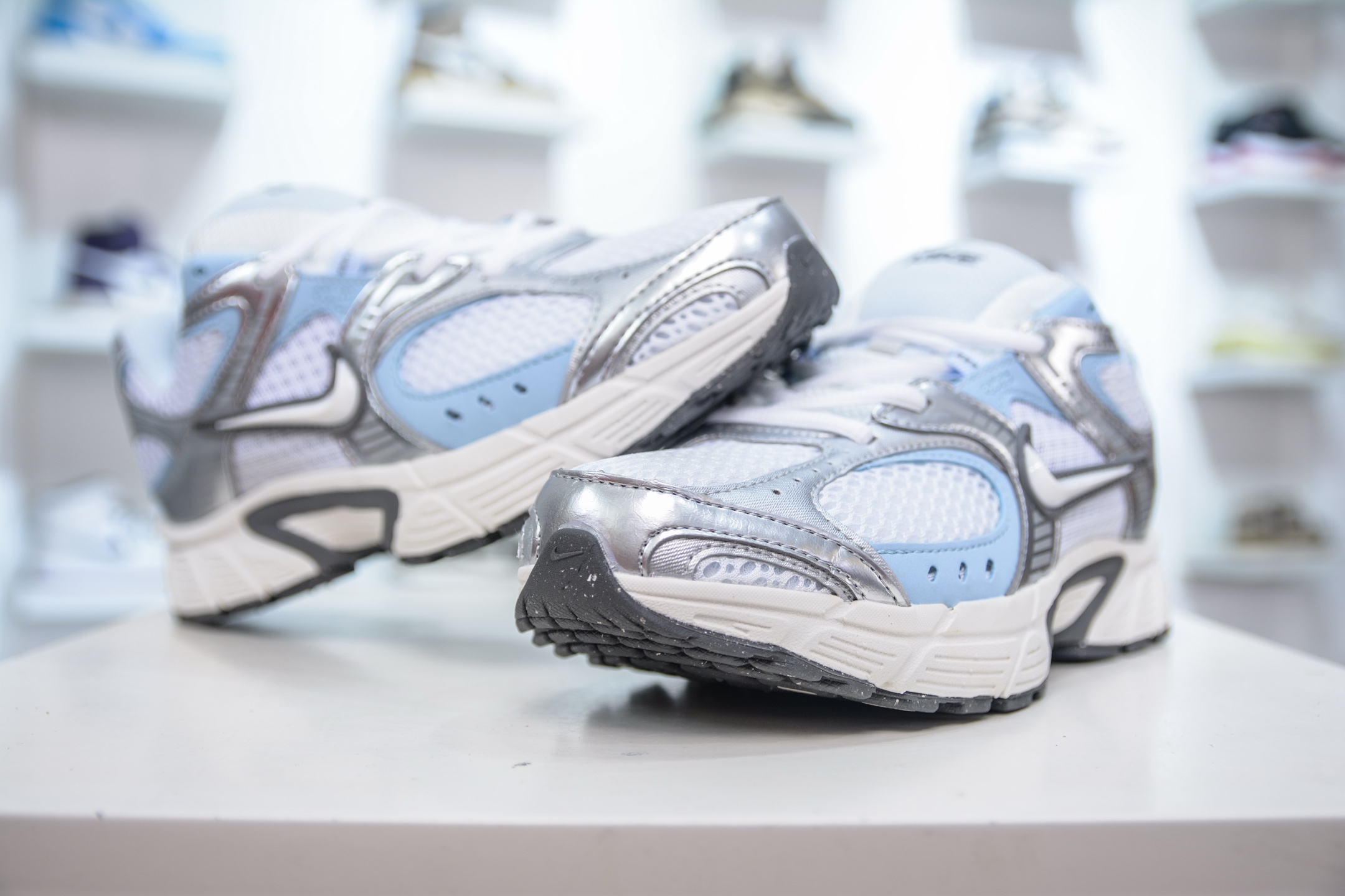 Nike V5 RNR Running Shoes - Y3K Retro Style, Lightweight & Comfortable 4 i1749402960143 9050 0 3