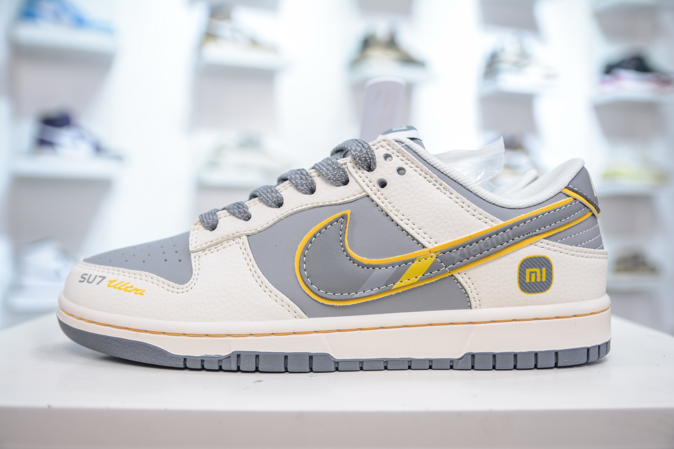 Xiaomi SU7 x Nike Dunk Low "Cambrian Gray" Collaboration Sneakers 1 i1749403290549 1381 0 0