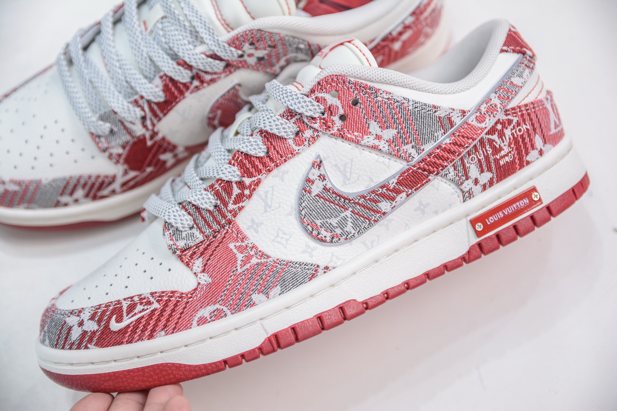 Nike SB Dunk Low x Louis Vuitton White Gray Red Denim Sneakers 7 i1749403404260 2251 0 6
