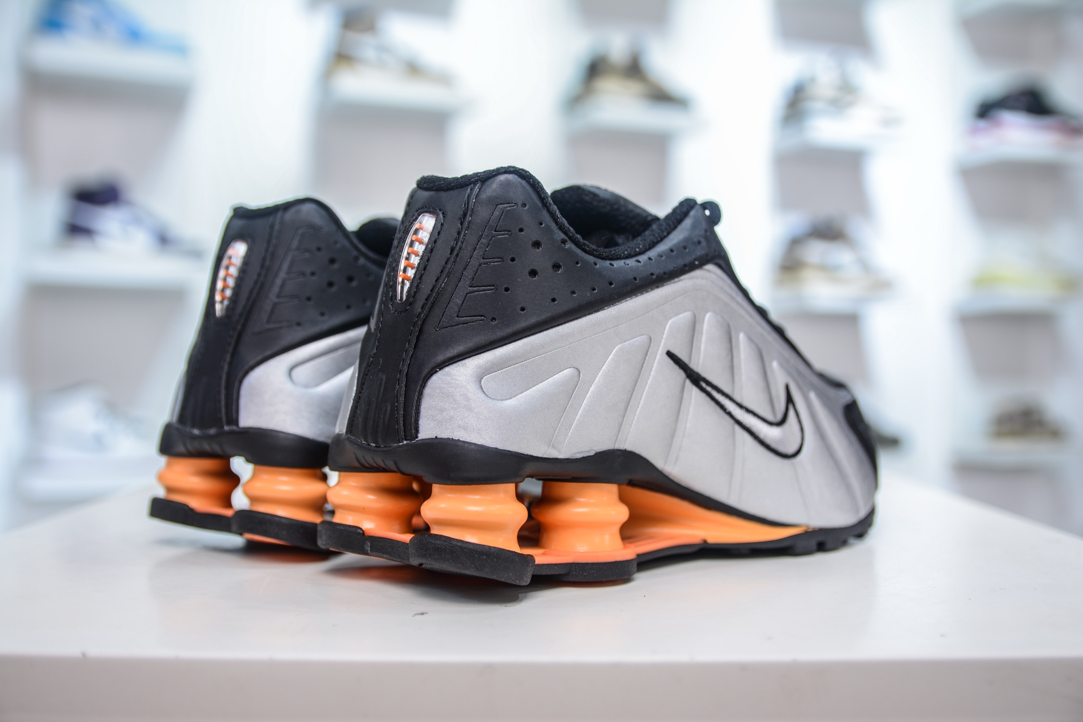 Nike Shox MR4: Classic Millennium Style with Shox Cushioning System 6 i1749404712433 489 0 5