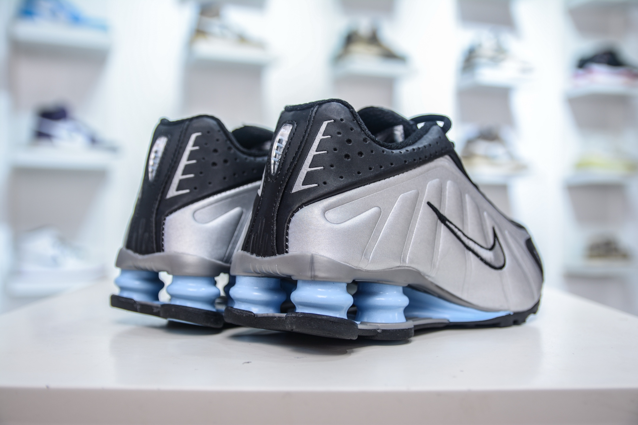 Nike Shox MR4: Classic Millennium Shoe with Shox Cushioning System - Black/Silver 6 i1749404757676 3289 0 5