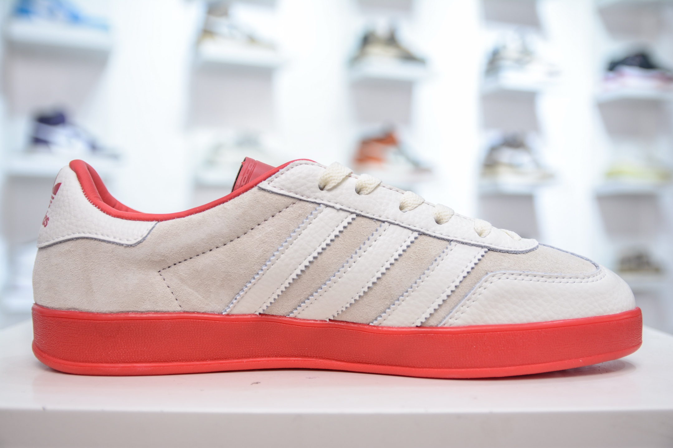 Adidas Originals Gazelle Indoor x Supreme Sneakers - Premium Low-Top Shoes 3 i1749404845594 3417 0 2