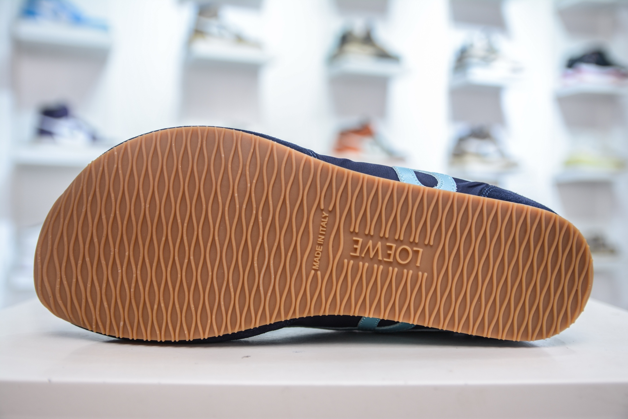 Loewe Ballet Runner 2.0 Sneakers: Comfortable, Stylish, and Versatile Shoes 6 i1749405397652 9122 0 4
