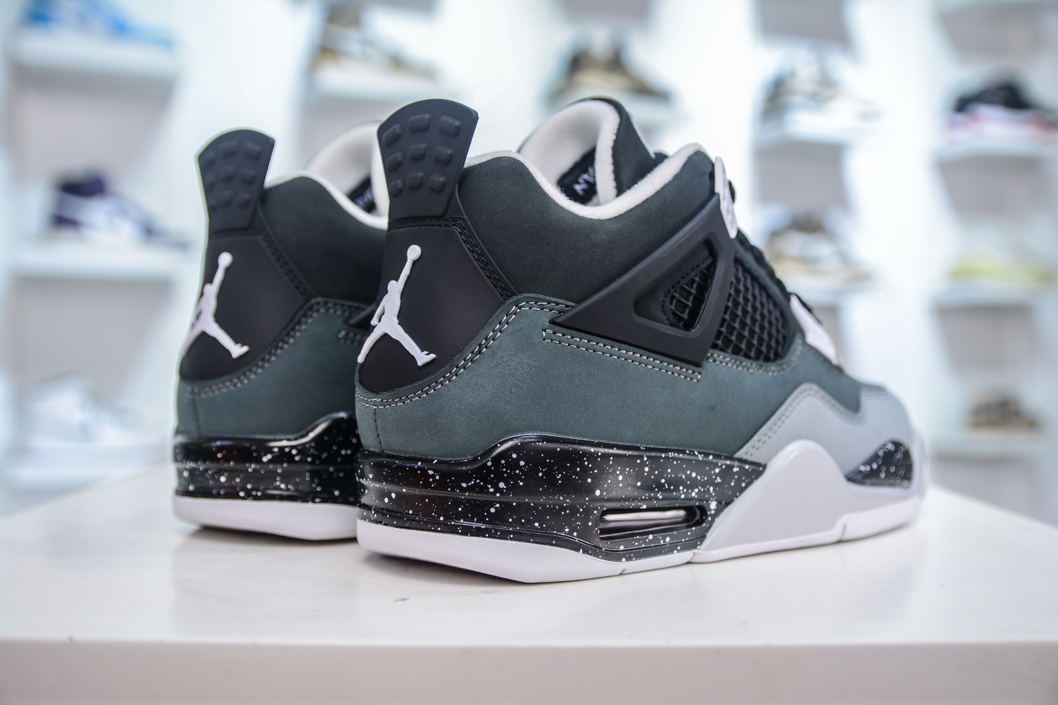 PB纯原外贸特供版 Air Jordan AJ4 Retro ” Fear ” 黑白恐惧  FQ8138-002