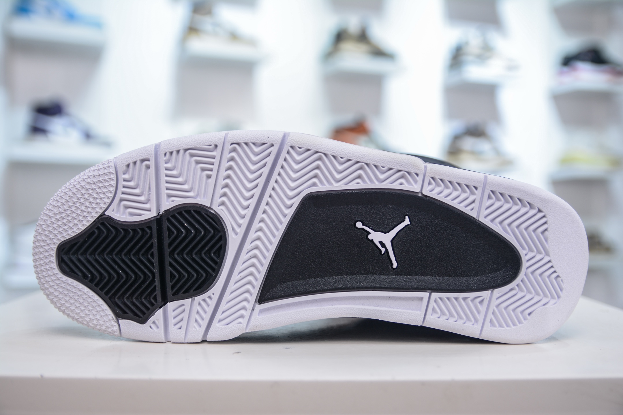 PB纯原外贸特供版 Air Jordan AJ4 Retro ” Fear ” 黑白恐惧  FQ8138-002