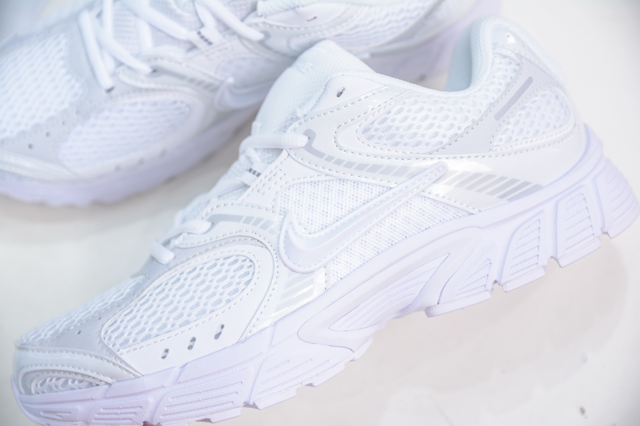 Nike V5 RNR Running Shoes - Y3K Retro Style, Lightweight & Breathable 8 i1749483944158 5782 0 6