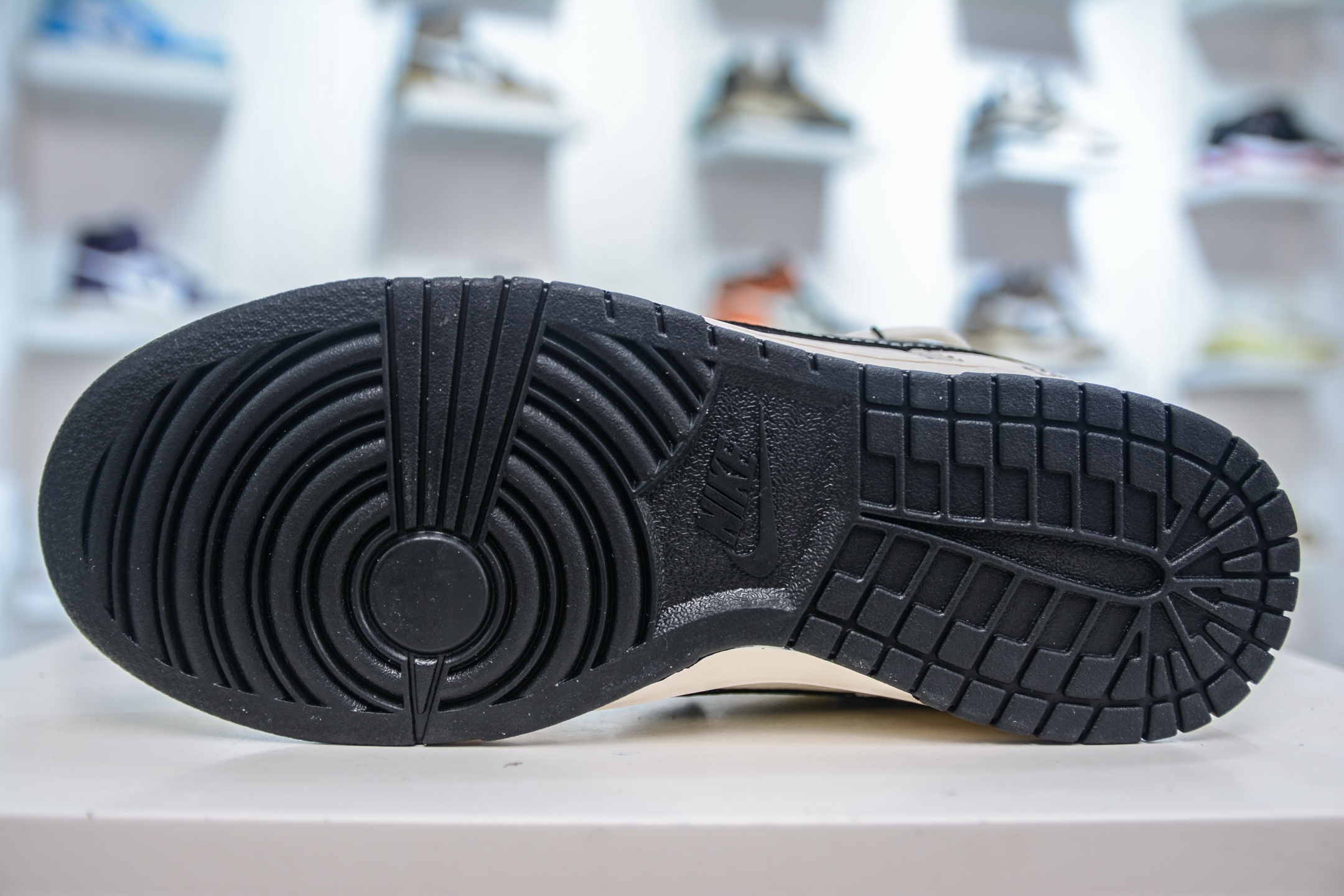 Nike SB Dunk Low x Louis Vuitton White Black, Premium Leather, Limited Edition 5 i1749484116426 4430 0 4