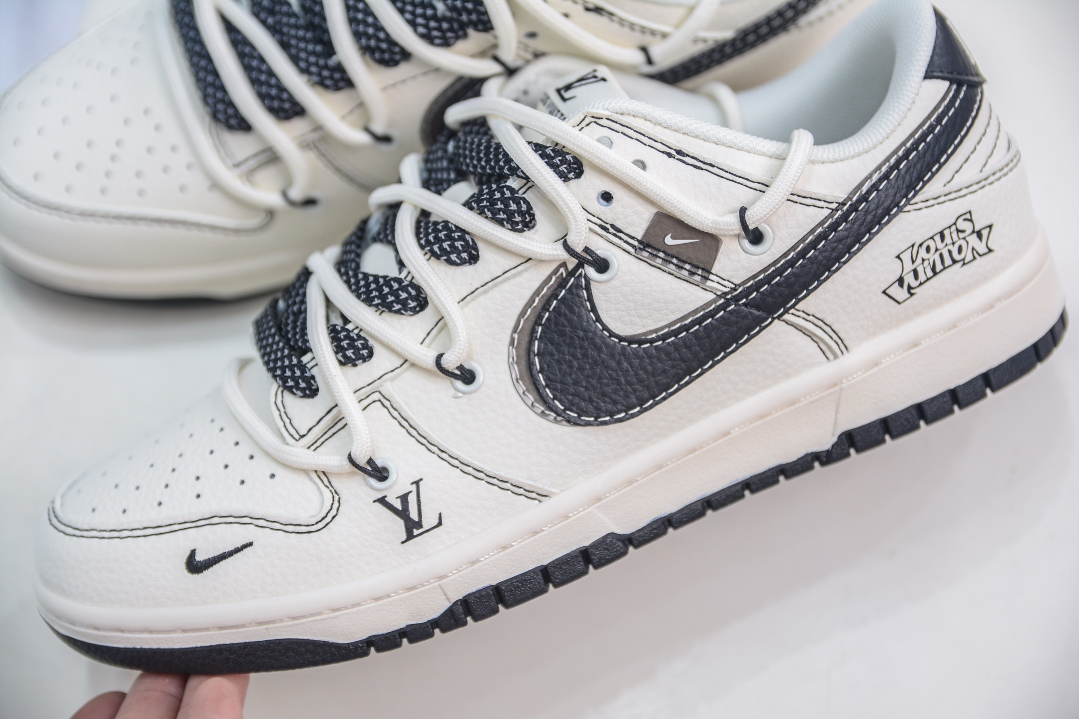 Nike SB Dunk Low x Louis Vuitton White Black, Premium Leather, Limited Edition 7 i1749484117942 8365 0 6