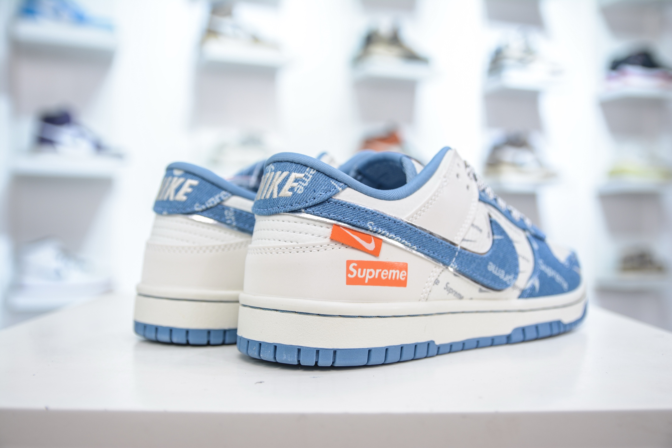 Nike SB Dunk Low x Supreme Collab White Blue Denim Sneakers 7 i1749484170500 8479 0 5
