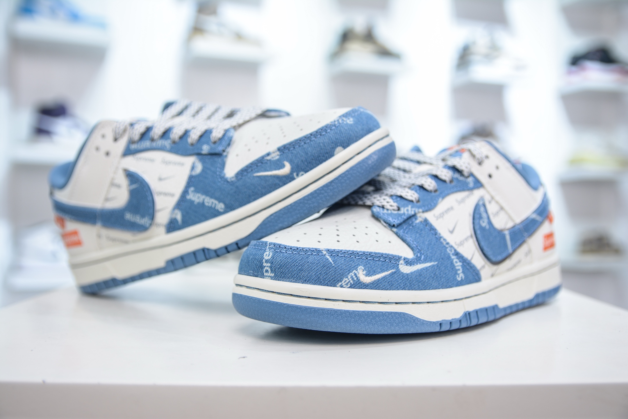 Nike SB Dunk Low x Supreme Collab White Blue Denim Sneakers 5 i1749484170738 1367 0 3
