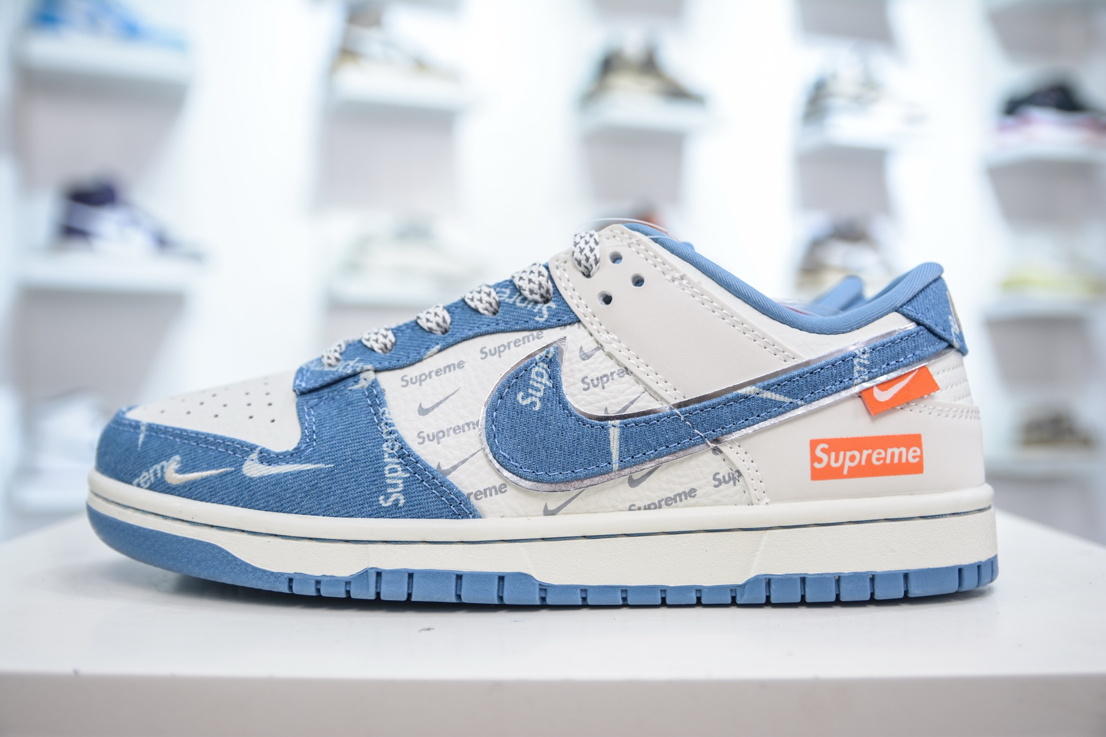 Nike SB Dunk Low x Supreme Collab White Blue Denim Sneakers 2 i1749484173026 7497 0 0