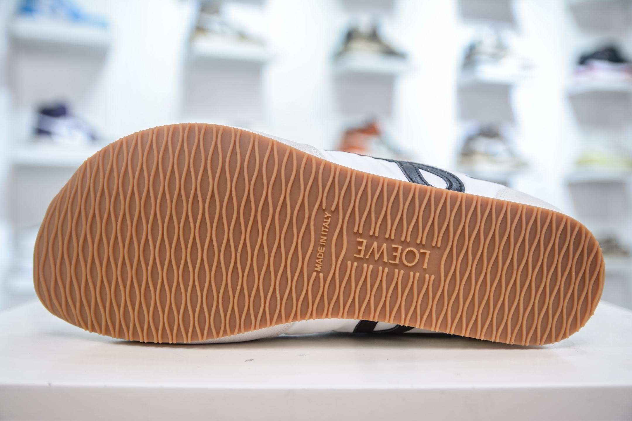 Loewe Ballet Runner 2.0 Sneakers - Asymmetrical Design, Comfortable Leather Lining 6 i1749485134472 1840 0 4