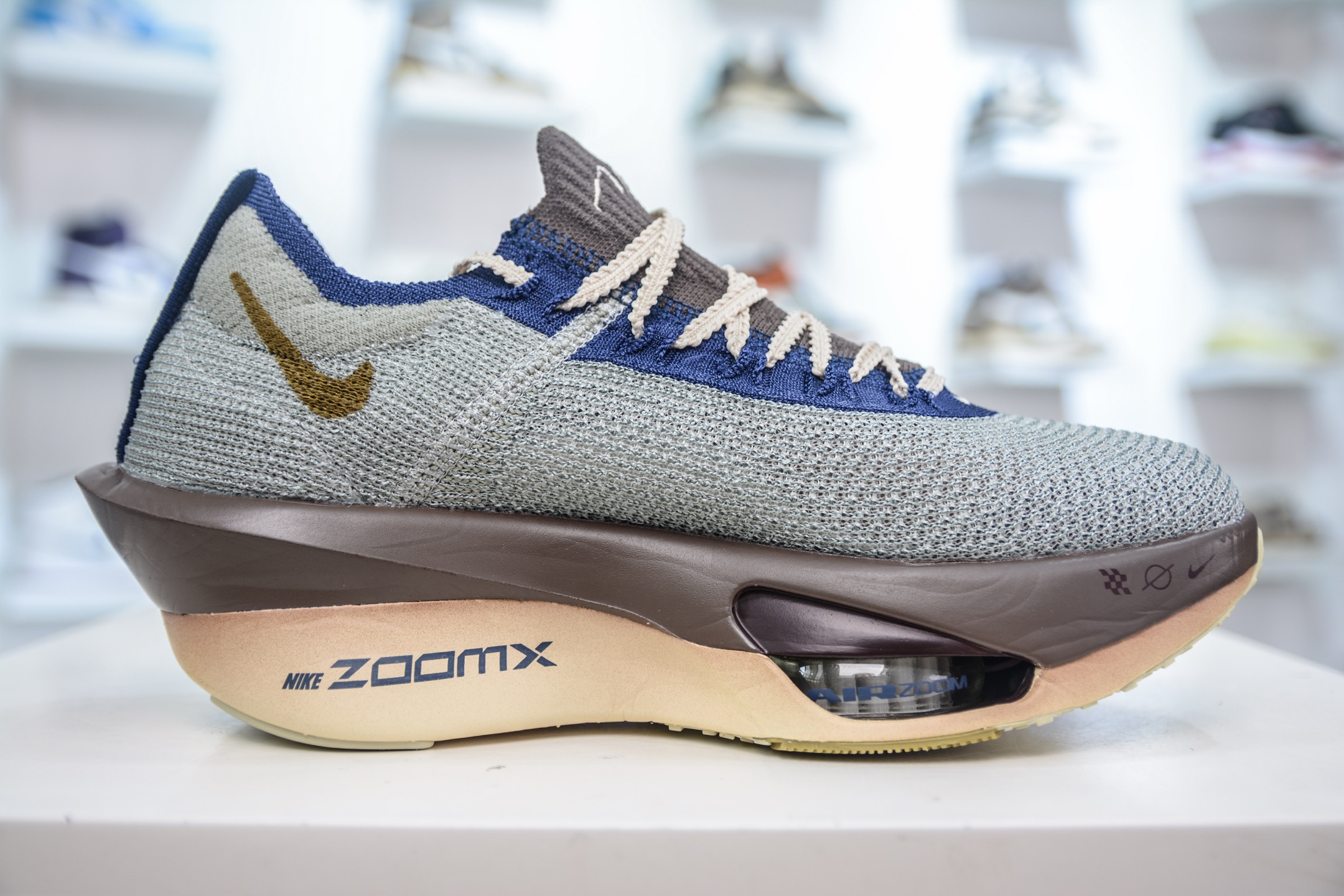 NK Air Zoom Alphafly 3 阿尔法飞行3代系列马拉松轻量竞速运动跑鞋  HV4318-320