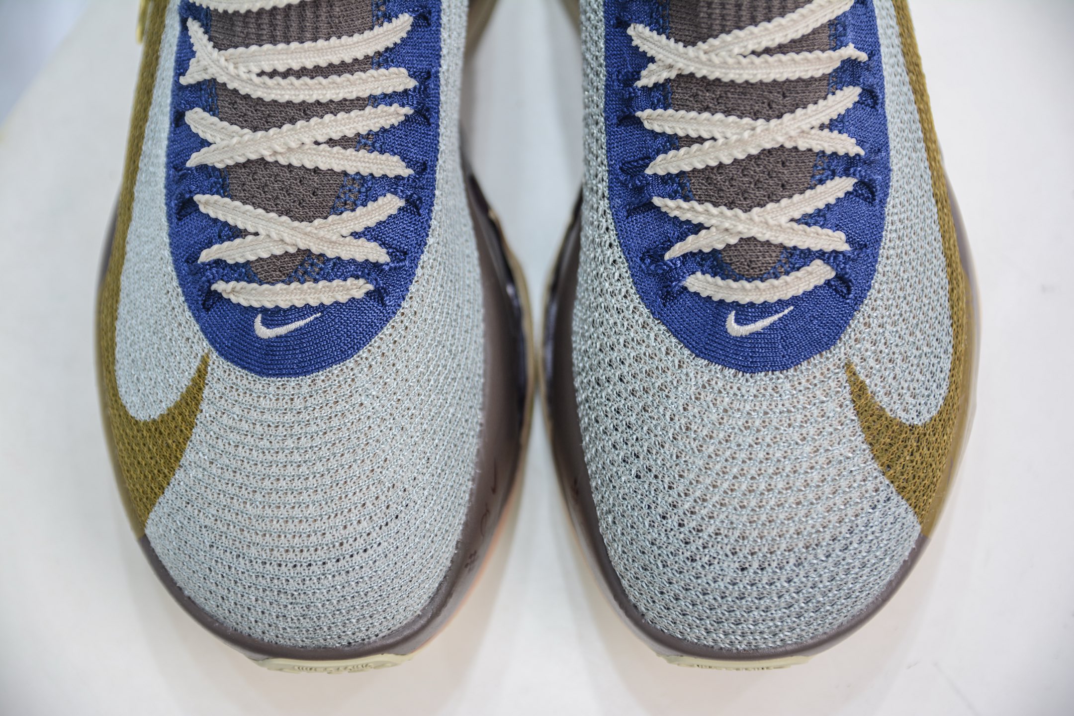 NK Air Zoom Alphafly 3 阿尔法飞行3代系列马拉松轻量竞速运动跑鞋  HV4318-320