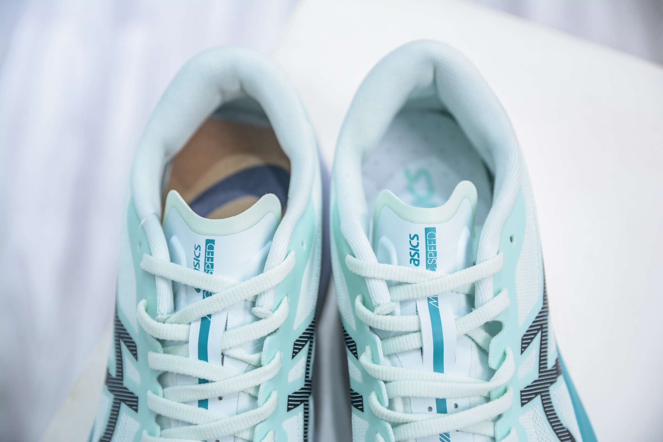 Asics Magic Speed 4 亚瑟士4代碳板竞速跑步鞋 1011B875-401-莆田鞋,莆田鞋货源,高仿鞋,高仿鞋货源,安福档口,莆田高仿鞋,莆田鞋批发,高仿鞋批发,莆田高仿运动鞋,高仿运动鞋,莆田运动鞋 Asics Magic Speed 4 亚瑟士4代碳板竞速跑步鞋 1011B875-401