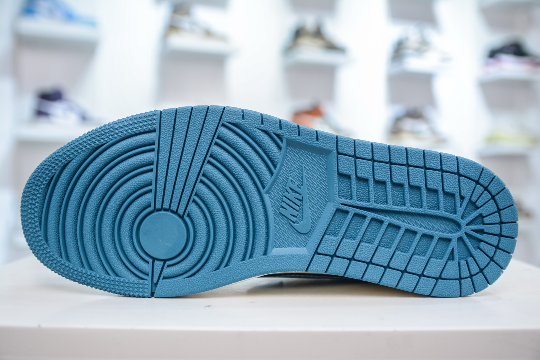 TS x Air Jordan x GUCCI AJ1 Low 倒钩低帮联名古驰-白蓝勾蓝底  ZH2598-165