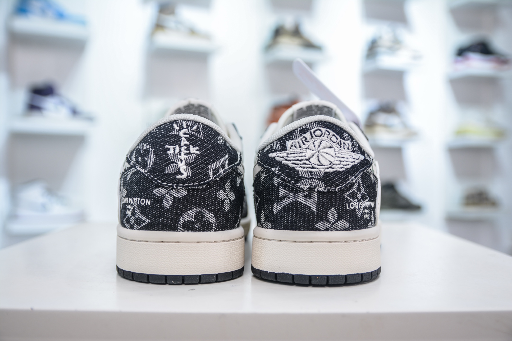 TS x Air Jordan x Louis Vuitton AJ1 Low 倒钩低帮LV联名-黑牛仔布 YX5066-327
