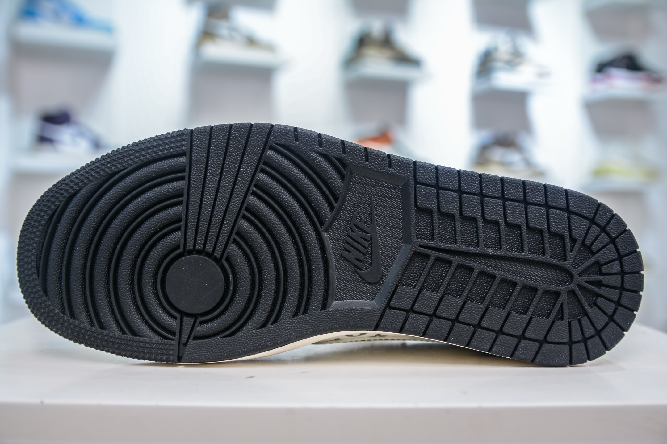 TS x Air Jordan x Louis Vuitton AJ1 Low 倒钩低帮LV联名-黑牛仔布 YX5066-327