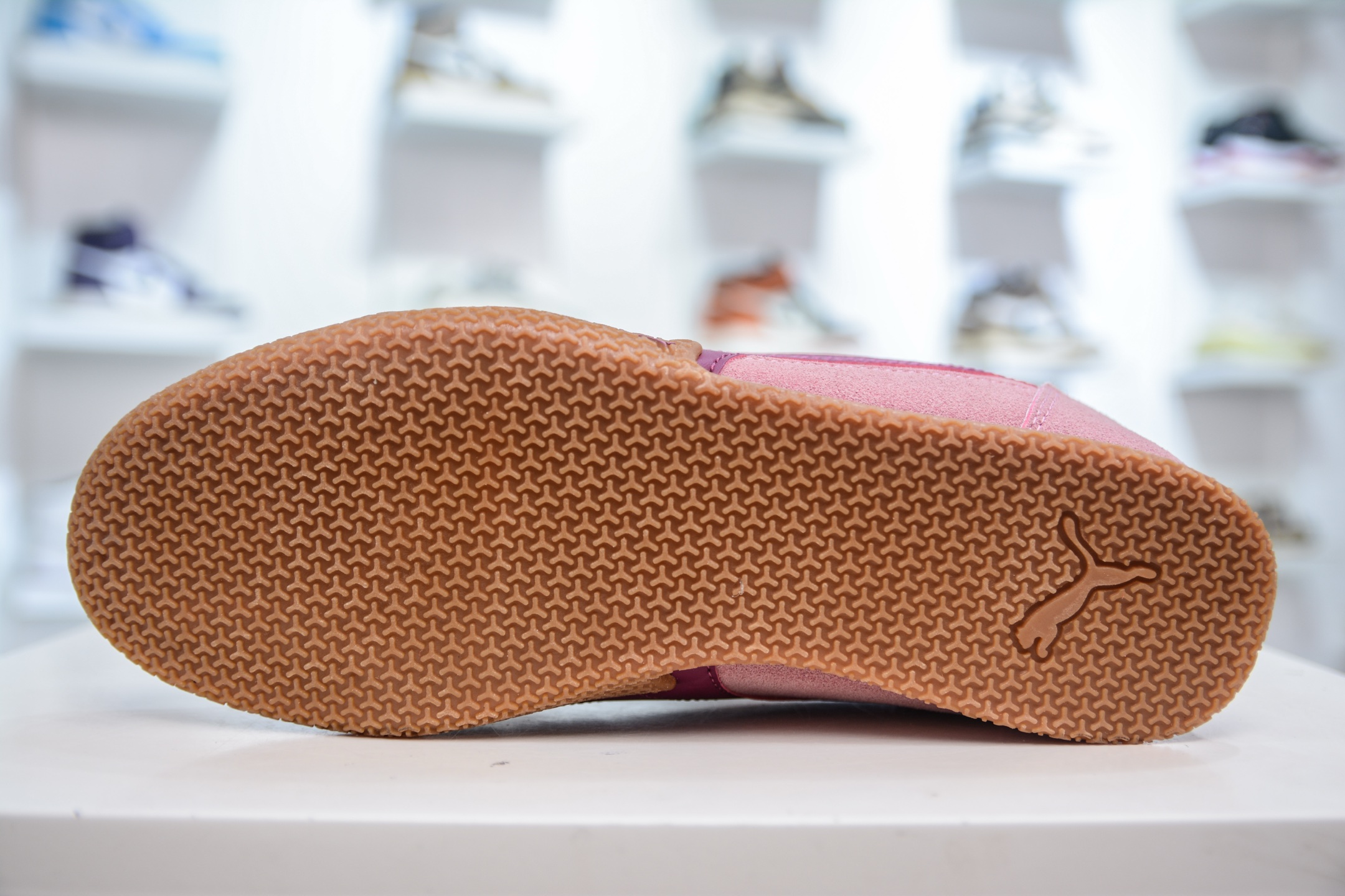 Puma Bella Donna Nylon 透气布面彪马薄底系列 复古运动休闲跑鞋 402673-03-Chinese UA Cheap High Quatity Brand Clothes Bags handbags Sneakers wholesale wholesaler seller from China Factory suppliers Fashion Clothing Shoes best Quality Beautiful Price Puma Bella Donna Nylon 透气布面彪马薄底系列 复古运动休闲跑鞋 402673-03