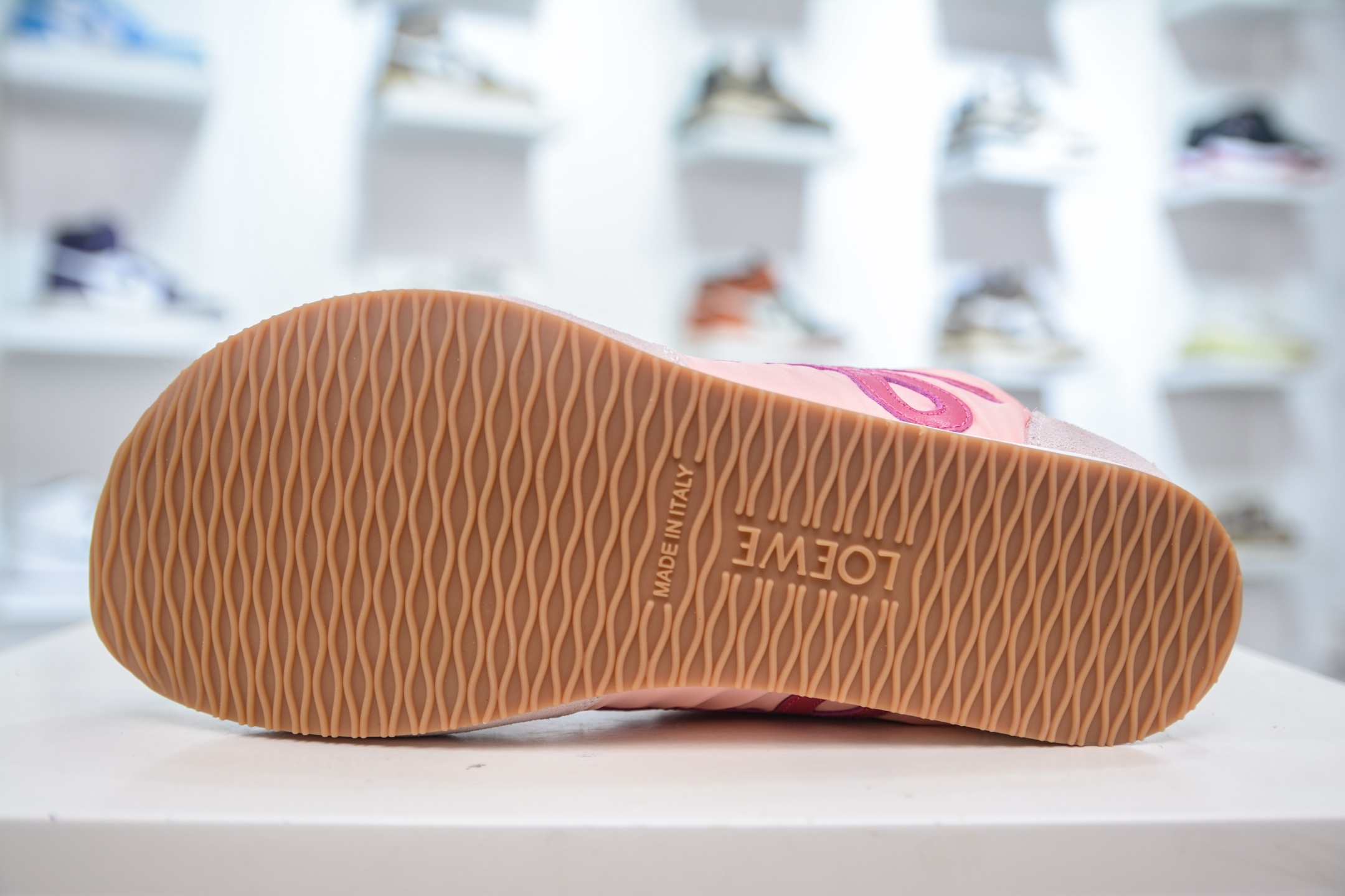 罗意威LOEWE 2025 | Ballet Runner2.0 新款芭蕾舞鞋