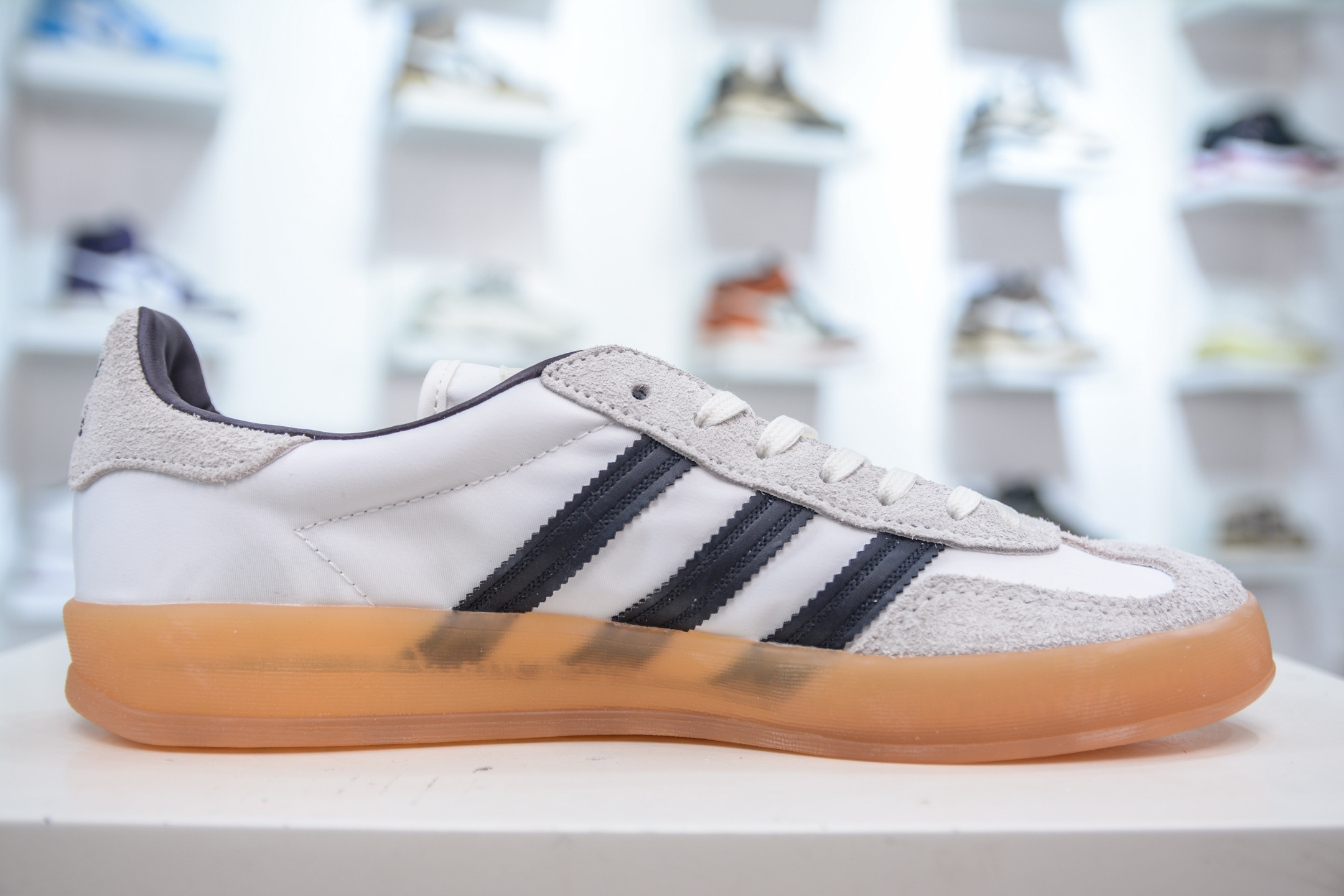 Adidas Gazelle Indoor: Retro Low-Top Sneakers for Versatile Style and Comfort 4 i1749657102948 9886 0 2