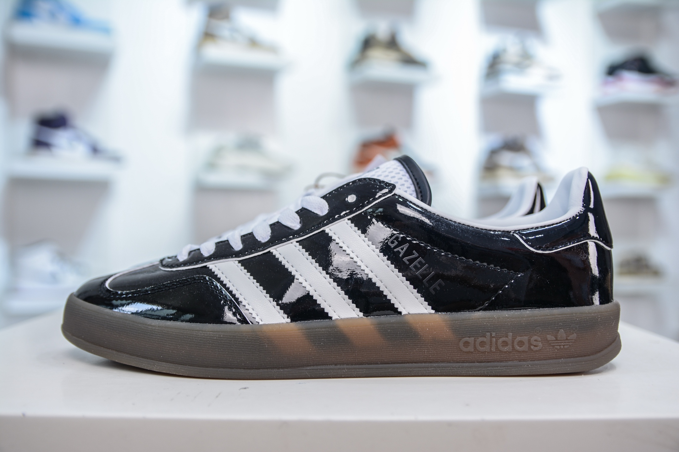Adidas Gazelle Indoor Trainers - Low-Top Retro Casual Sneakers 1 i1749657158015 3973 0 0