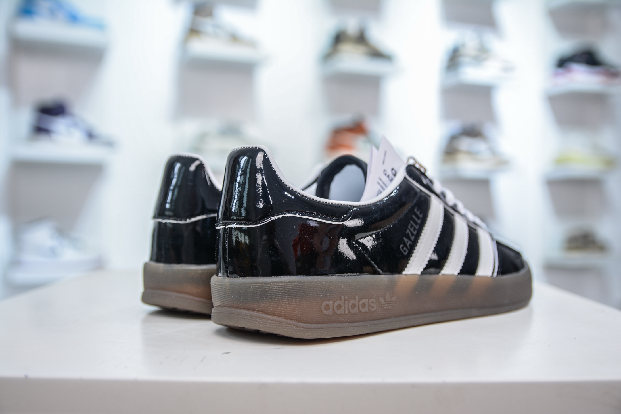 Adidas Gazelle Indoor Trainers - Low-Top Retro Casual Sneakers 6 i1749657158027 7888 0 5