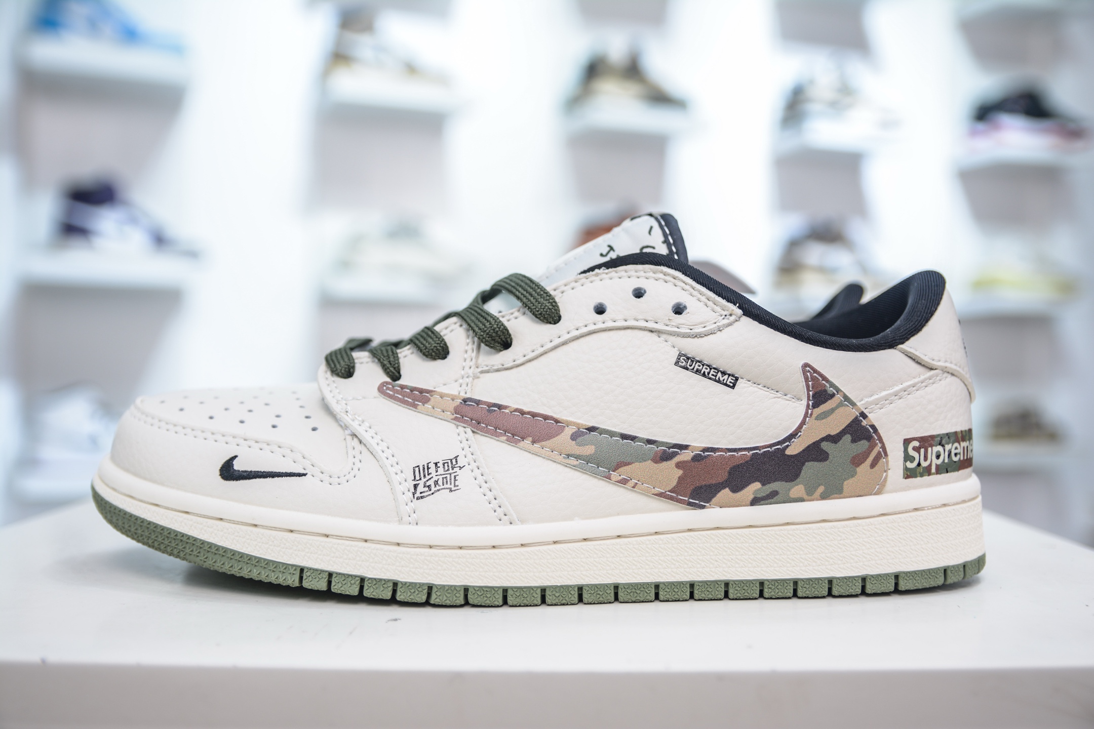TS x Air Jordan x Supreme Air Jordan 1 Low White Green Camo Sneakers 2 i1749657683601 8866 0 0