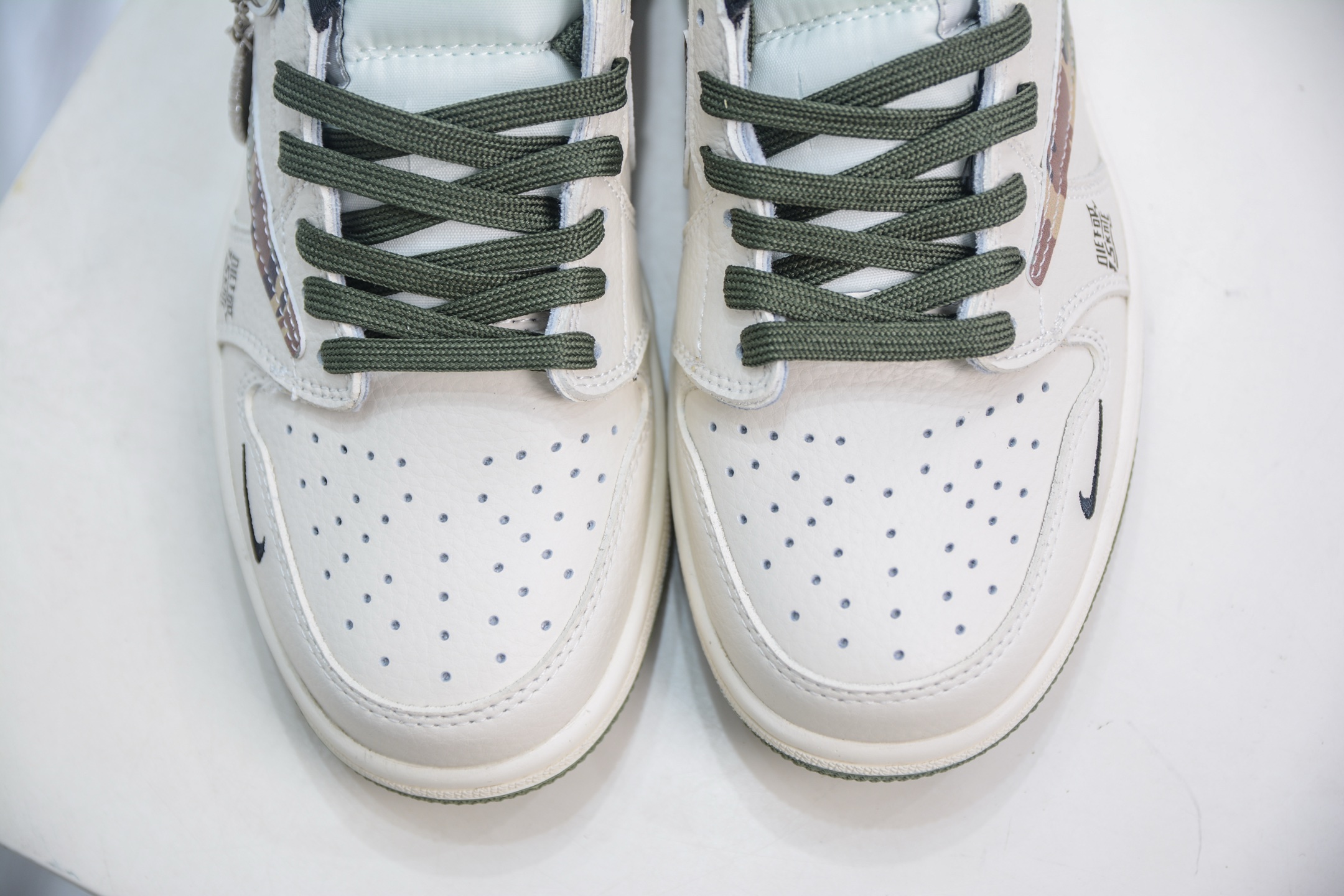 TS x Air Jordan x Supreme Air Jordan 1 Low White Green Camo Sneakers 10 i1749657683778 1468 0 8
