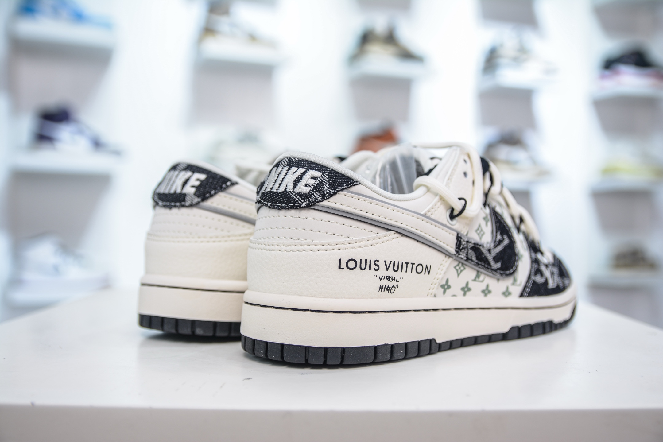 Nike SB Dunk Low x Louis Vuitton White Black Denim Shoes YX5066 6 i1749657771521 5381 0 5