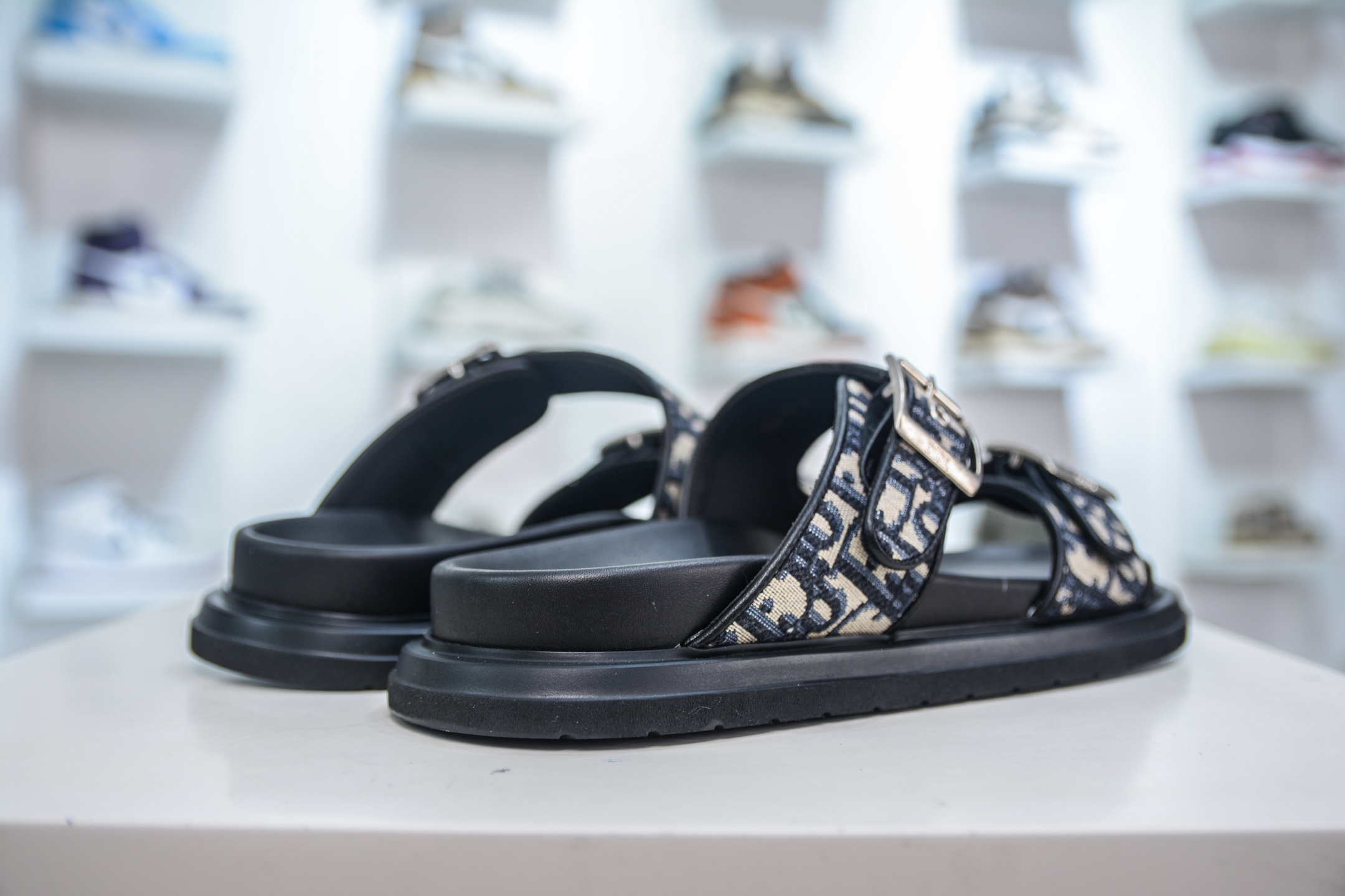 24s新款官网首发 Dior 迪奥 Aqua 圆头平底 牛仔字母印花一字拖鞋-莆田鞋,莆田鞋货源,高仿鞋,高仿鞋货源,安福档口,莆田高仿鞋,莆田鞋批发,高仿鞋批发,莆田高仿运动鞋,高仿运动鞋,莆田运动鞋 24s新款官网首发 Dior 迪奥 Aqua 圆头平底 牛仔字母印花一字拖鞋