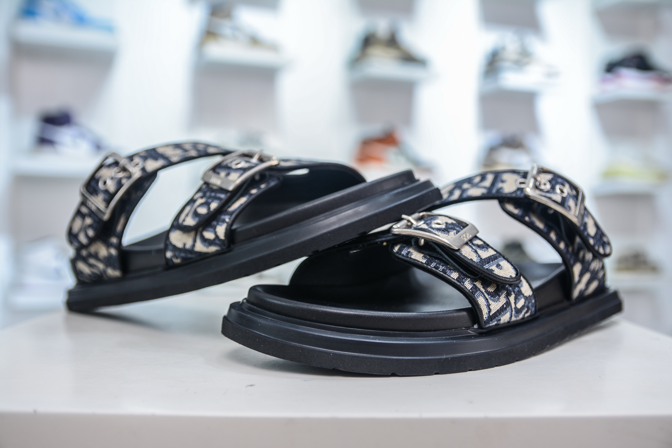 24s新款官网首发 Dior 迪奥 Aqua 圆头平底 牛仔字母印花一字拖鞋-莆田鞋,莆田鞋货源,高仿鞋,高仿鞋货源,安福档口,莆田高仿鞋,莆田鞋批发,高仿鞋批发,莆田高仿运动鞋,高仿运动鞋,莆田运动鞋 24s新款官网首发 Dior 迪奥 Aqua 圆头平底 牛仔字母印花一字拖鞋