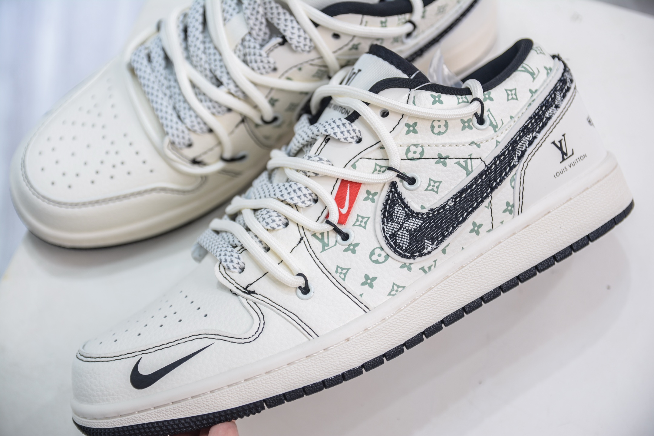 Air Jordan 1 Retro Low x Louis Vuitton White Black Custom Sneakers 8 i1749751910759 3308 0 6