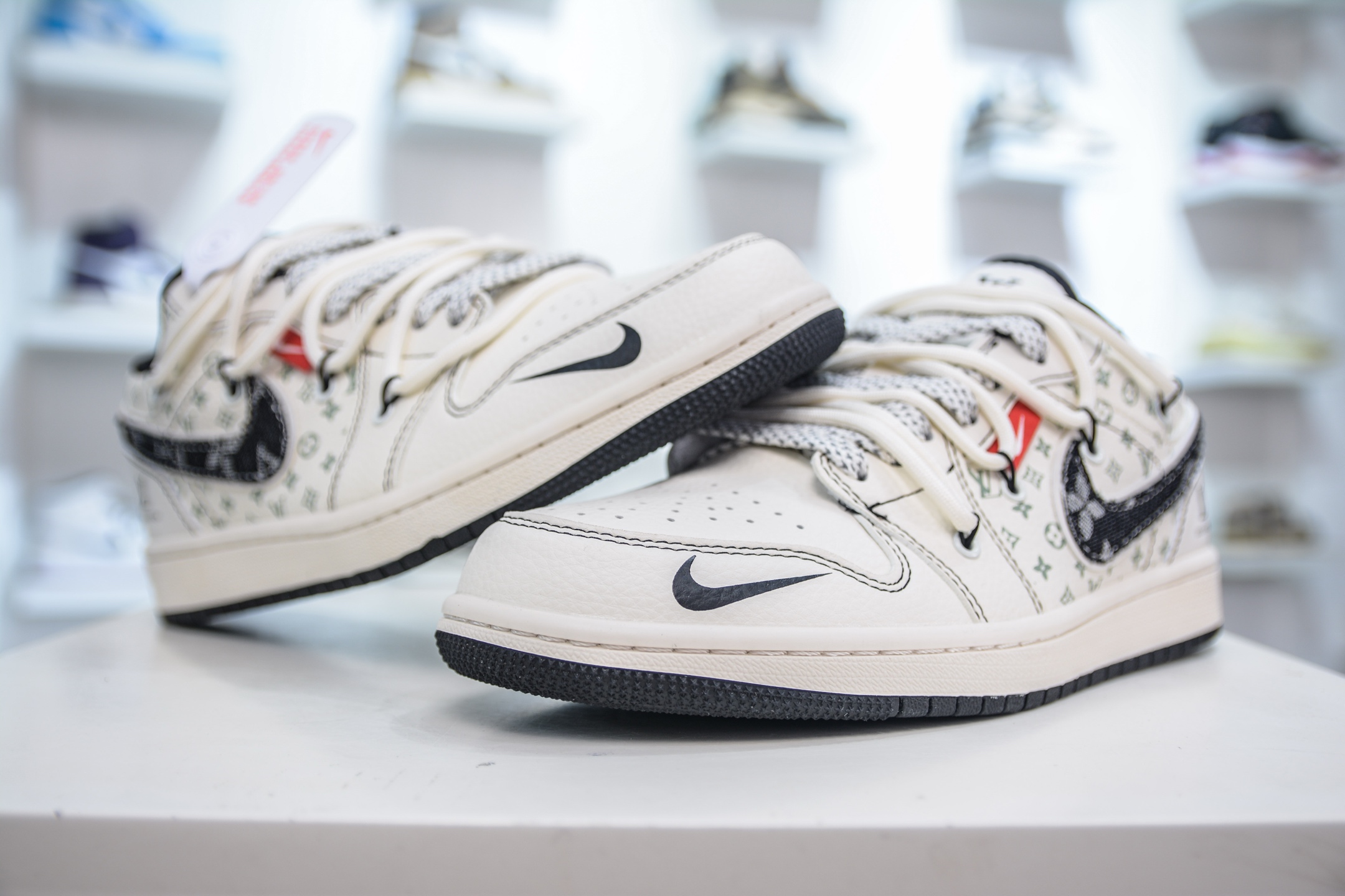 Air Jordan 1 Retro Low x Louis Vuitton White Black Custom Sneakers 5 i1749751911945 4769 0 3