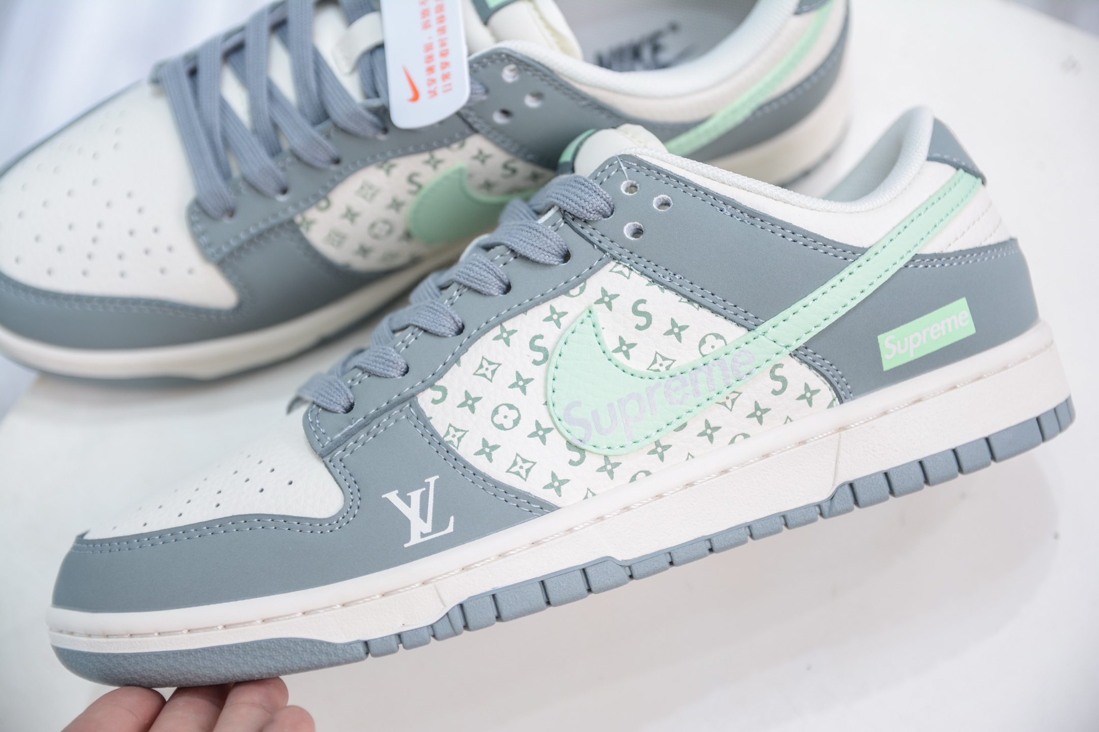 Nike SB Dunk Low x Supreme x Louis Vuitton Collab Grey/White Sneakers 8 i1749752137065 1697 0 6