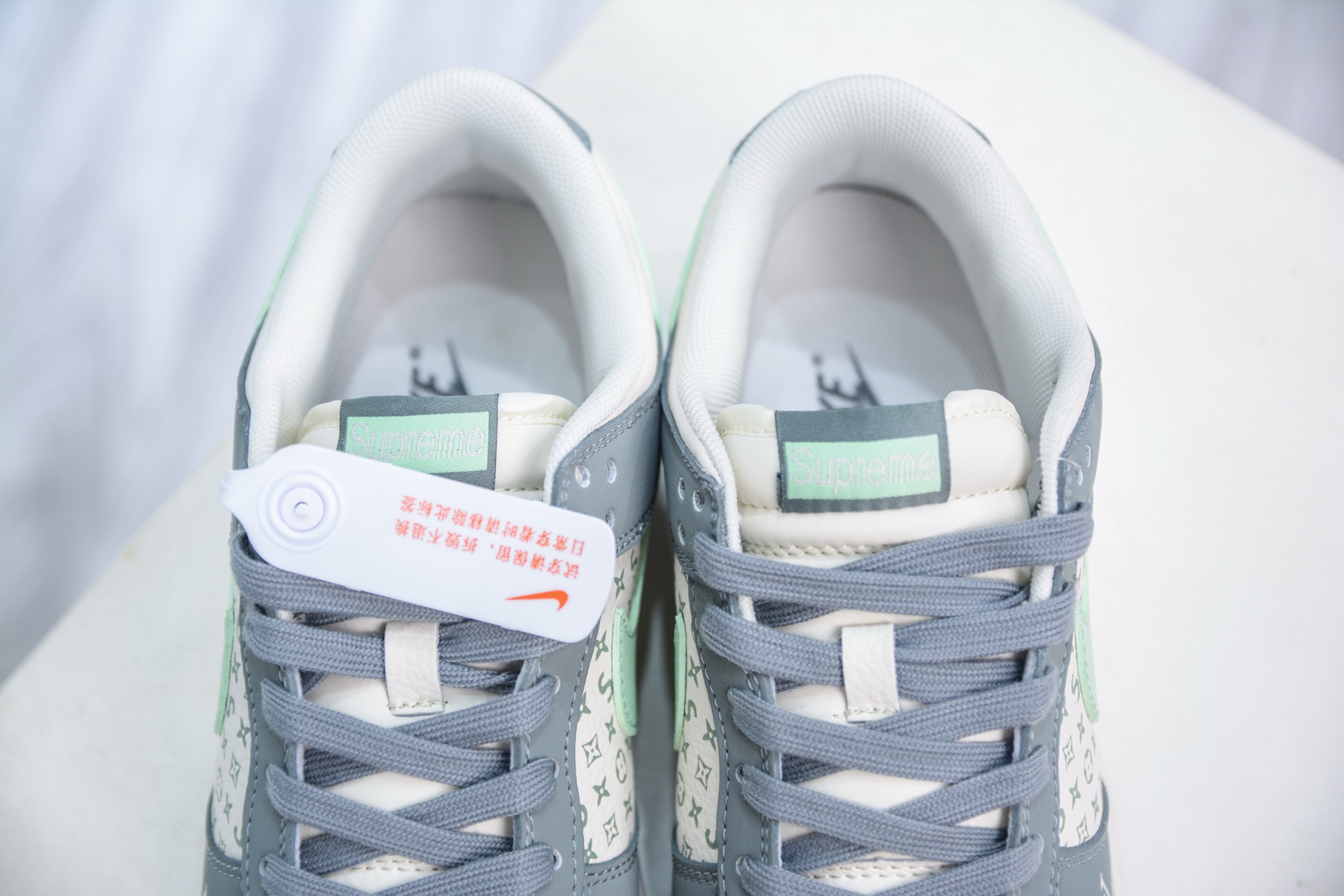 Nike SB Dunk Low x Supreme x Louis Vuitton Collab Grey/White Sneakers 9 i1749752137068 5284 0 7