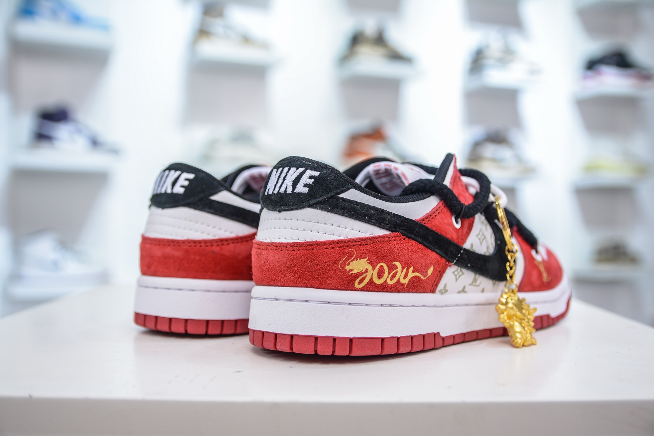 Nike SB Dunk Low x Louis Vuitton Custom Sneakers - Limited Edition 7 i1749754103036 9899 0 5