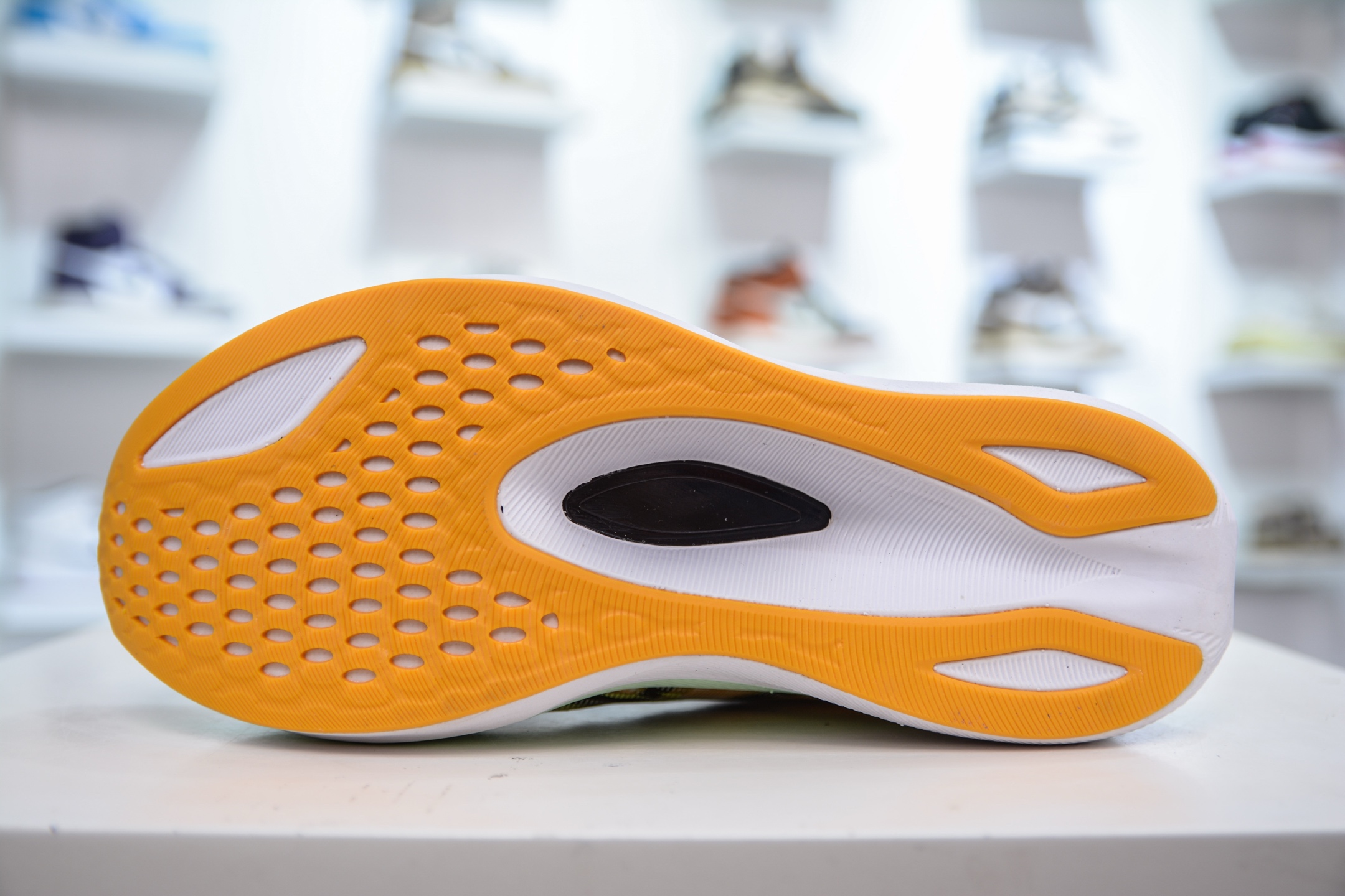 Asics Magic Speed 4 亚瑟士4代碳板竞速跑步鞋鞋 1012B879-100-莆田鞋,莆田鞋货源,高仿鞋,高仿鞋货源,安福档口,莆田高仿鞋,莆田鞋批发,高仿鞋批发,莆田高仿运动鞋,高仿运动鞋,莆田运动鞋 Asics Magic Speed 4 亚瑟士4代碳板竞速跑步鞋鞋 1012B879-100