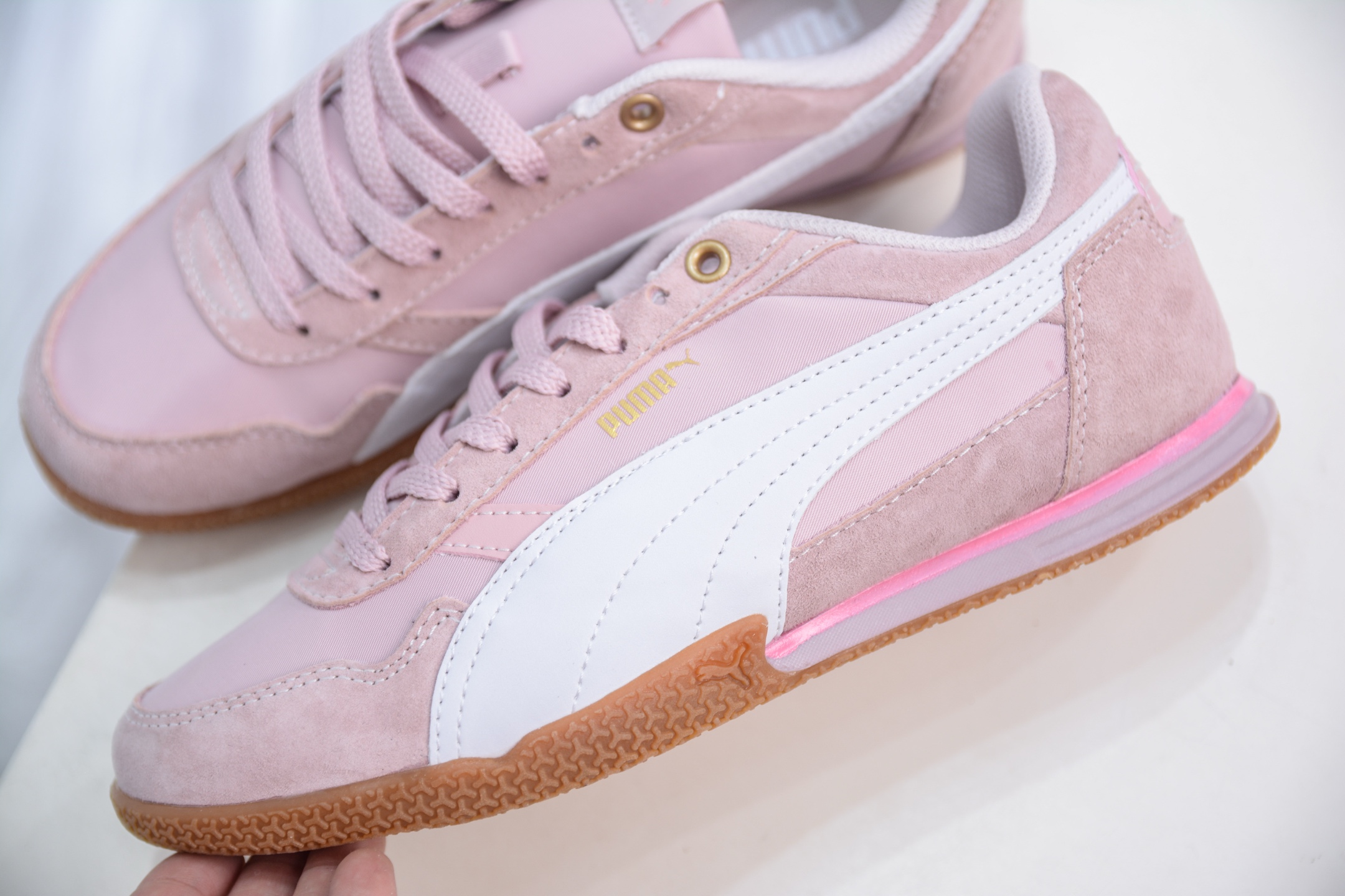 Puma Bella Donna Nylon 透气布面彪马薄底系列 复古运动休闲跑鞋 403554-03-Chinese UA Cheap High Quatity Brand Clothes Bags handbags Sneakers wholesale wholesaler seller from China Factory suppliers Fashion Clothing Shoes best Quality Beautiful Price Puma Bella Donna Nylon 透气布面彪马薄底系列 复古运动休闲跑鞋 403554-03