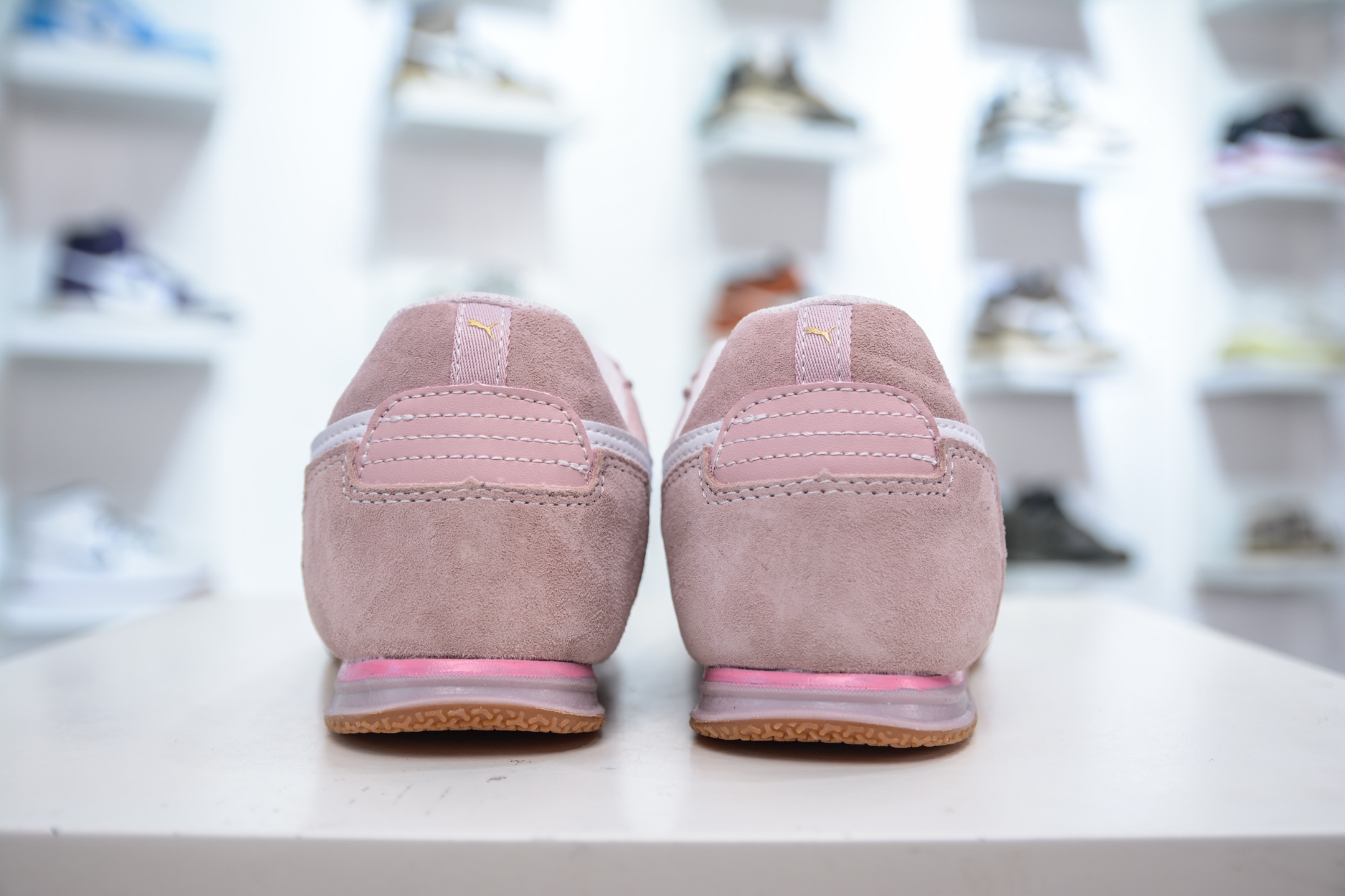 Puma Bella Donna Nylon 透气布面彪马薄底系列 复古运动休闲跑鞋 403554-03-Chinese UA Cheap High Quatity Brand Clothes Bags handbags Sneakers wholesale wholesaler seller from China Factory suppliers Fashion Clothing Shoes best Quality Beautiful Price Puma Bella Donna Nylon 透气布面彪马薄底系列 复古运动休闲跑鞋 403554-03