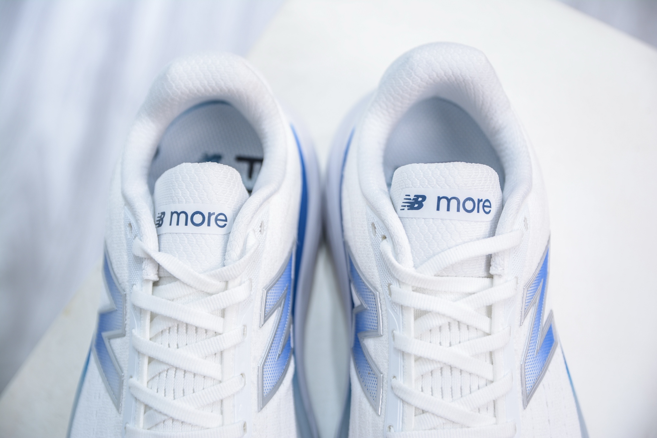 New Balance Fresh Foam X More v6 NB 厚底网布织物减震舒适越野跑步鞋 MMORXB6-莆田鞋,莆田鞋货源,高仿鞋,高仿鞋货源,安福档口,莆田高仿鞋,莆田鞋批发,高仿鞋批发,莆田高仿运动鞋,高仿运动鞋,莆田运动鞋 New Balance Fresh Foam X More v6 NB 厚底网布织物减震舒适越野跑步鞋 MMORXB6