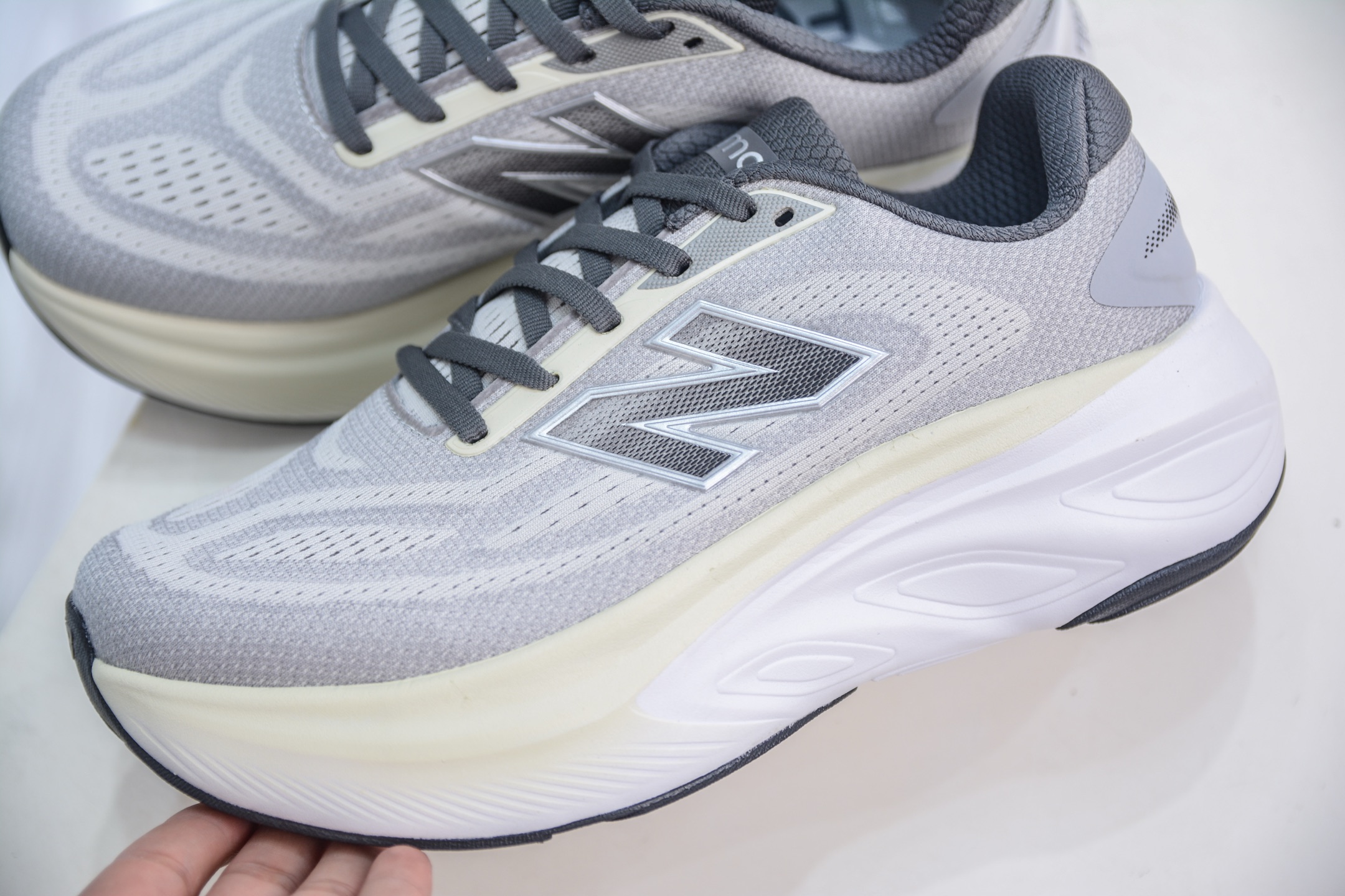 New Balance Fresh Foam X More v6 NB 厚底网布织物减震舒适越野跑步鞋 MMORXE6-莆田鞋,莆田鞋货源,高仿鞋,高仿鞋货源,安福档口,莆田高仿鞋,莆田鞋批发,高仿鞋批发,莆田高仿运动鞋,高仿运动鞋,莆田运动鞋 New Balance Fresh Foam X More v6 NB 厚底网布织物减震舒适越野跑步鞋 MMORXE6