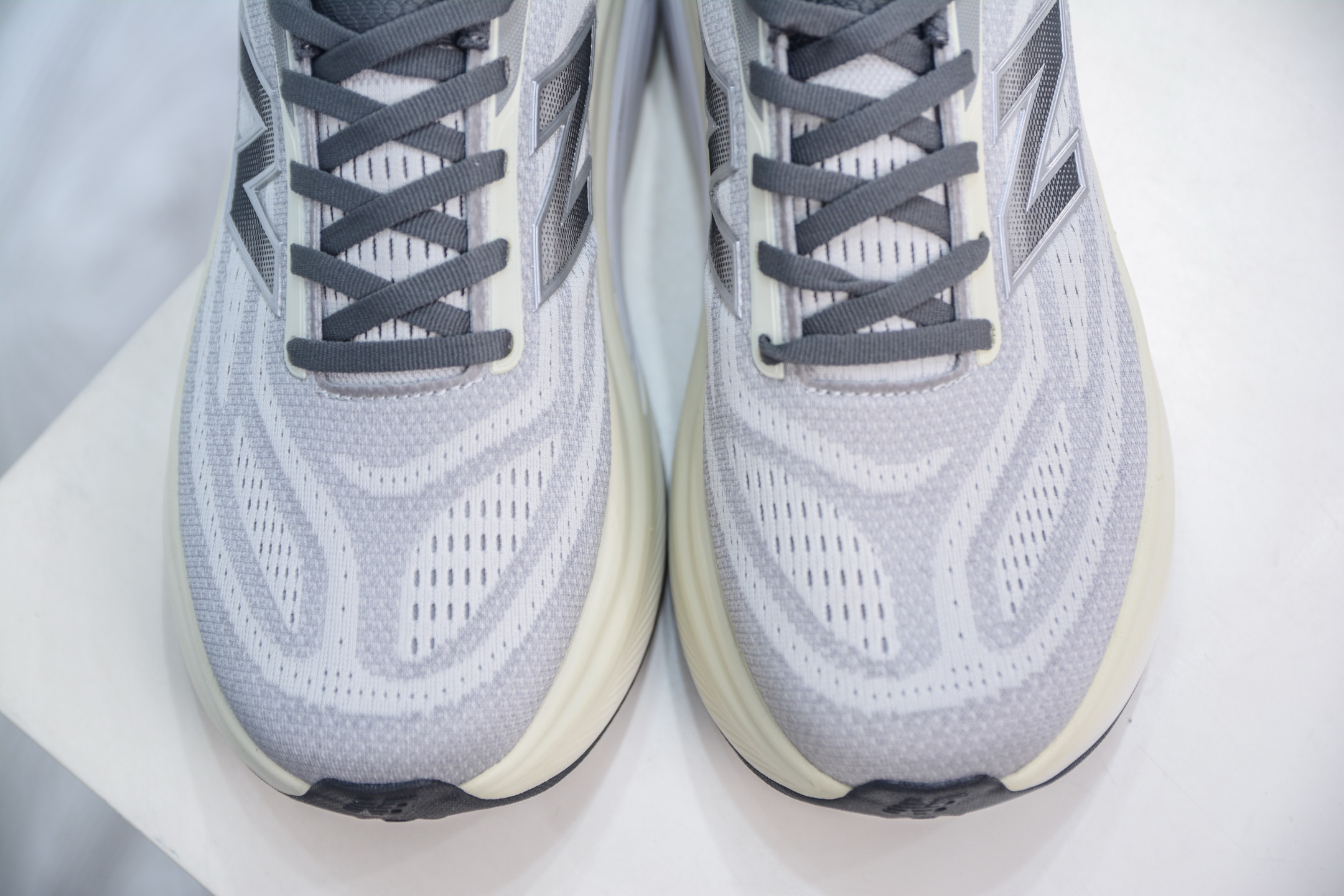 New Balance Fresh Foam X More v6 NB 厚底网布织物减震舒适越野跑步鞋 MMORXE6-莆田鞋,莆田鞋货源,高仿鞋,高仿鞋货源,安福档口,莆田高仿鞋,莆田鞋批发,高仿鞋批发,莆田高仿运动鞋,高仿运动鞋,莆田运动鞋 New Balance Fresh Foam X More v6 NB 厚底网布织物减震舒适越野跑步鞋 MMORXE6