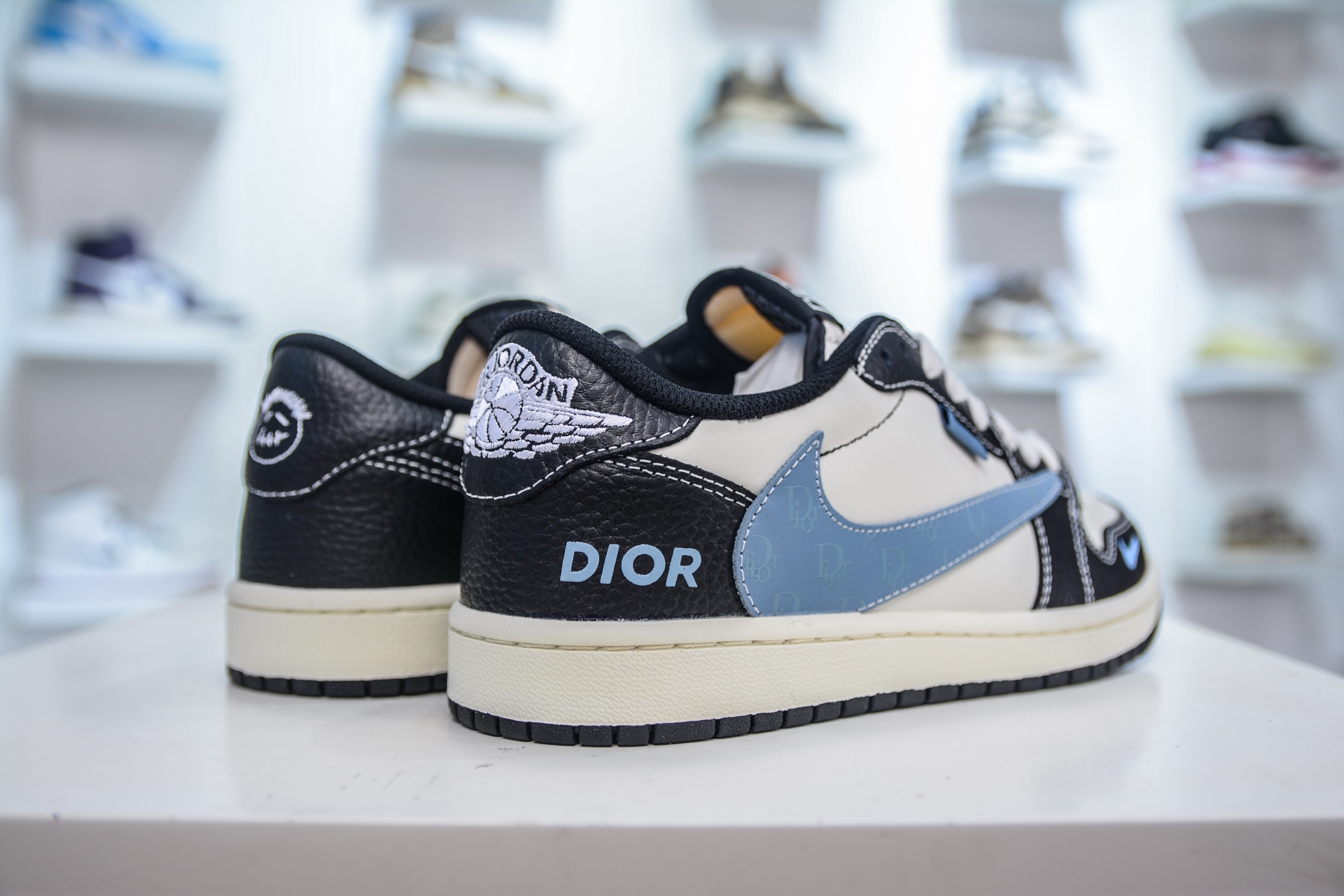 TS x Air Jordan AJ1 Low x DIOR 迪奥联名-黑白蓝 倒钩低帮 XZ5749-003