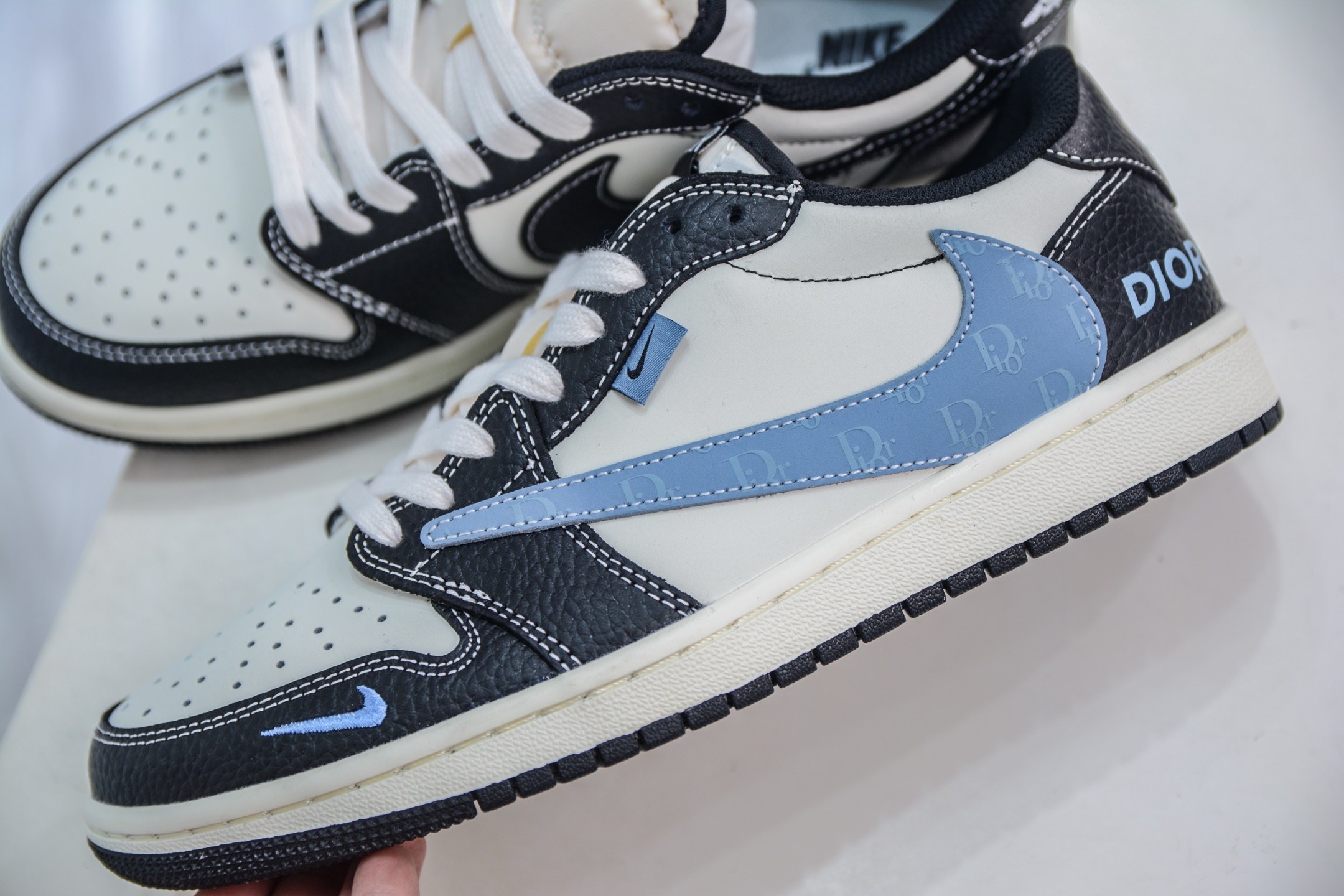TS x Air Jordan AJ1 Low x DIOR 迪奥联名-黑白蓝 倒钩低帮 XZ5749-003