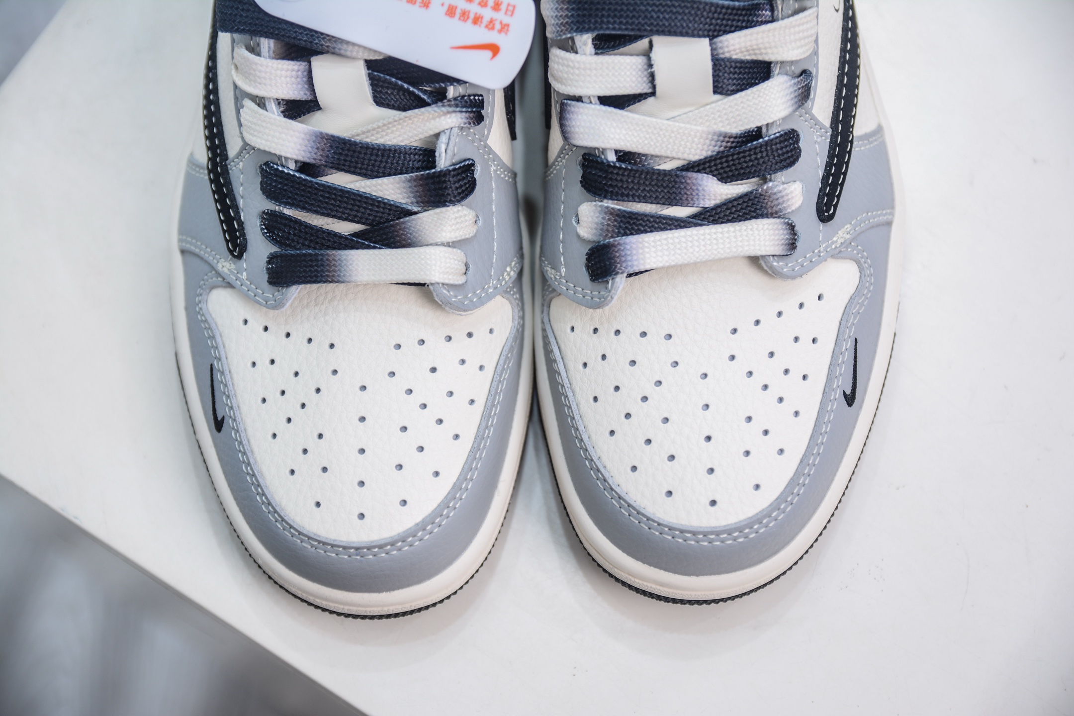 Air Jordan 1 Retro Low x Stussy 斯图西黑8联名-白灰黑 XS7089-601