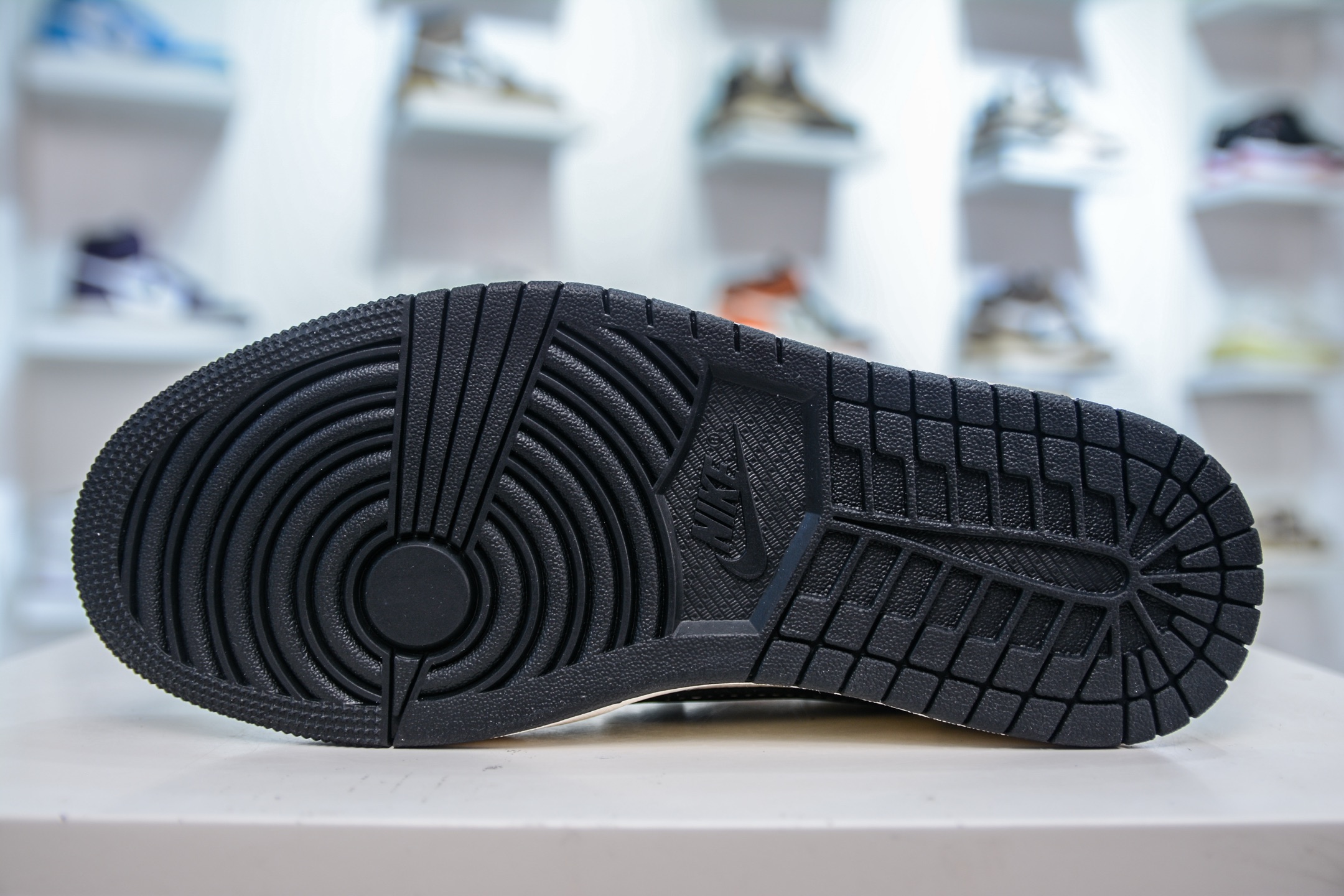 Air Jordan 1 Retro Low x Stussy 斯图西黑8联名-白灰黑 XS7089-601