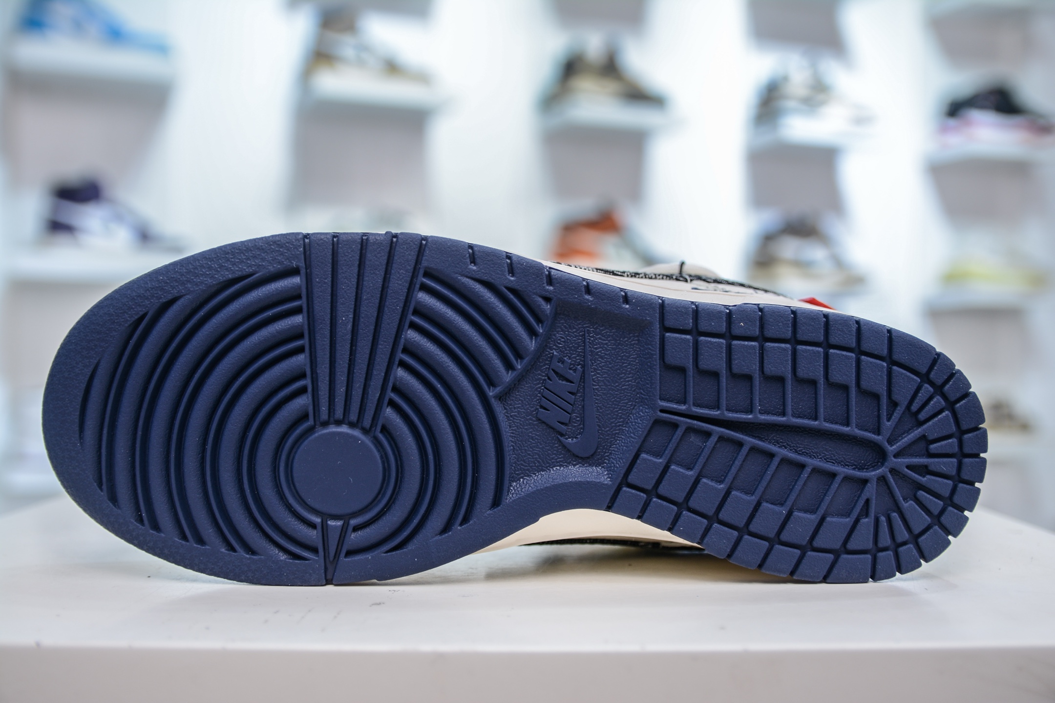 Nike SB Dunk Low x Louis Vuitton LV联名-白蓝黑牛仔绑带 FC1688-220-莆田鞋,莆田鞋货源,高仿鞋,高仿鞋货源,安福档口,莆田高仿鞋,莆田鞋批发,高仿鞋批发,莆田高仿运动鞋,高仿运动鞋,莆田运动鞋 Nike SB Dunk Low x Louis Vuitton LV联名-白蓝黑牛仔绑带 FC1688-220